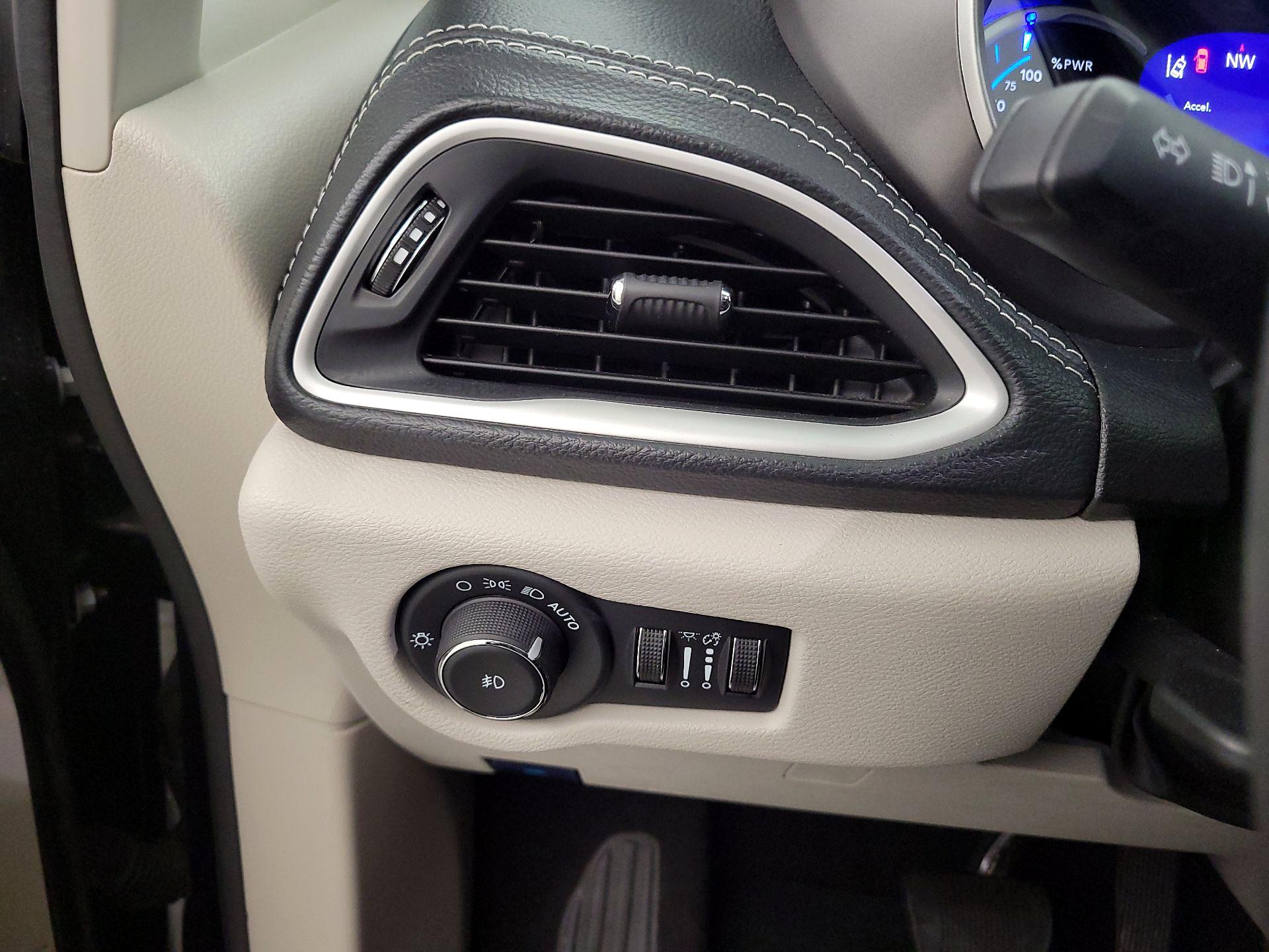 Thumbnail: 2024 Chrysler Pacifica - 13