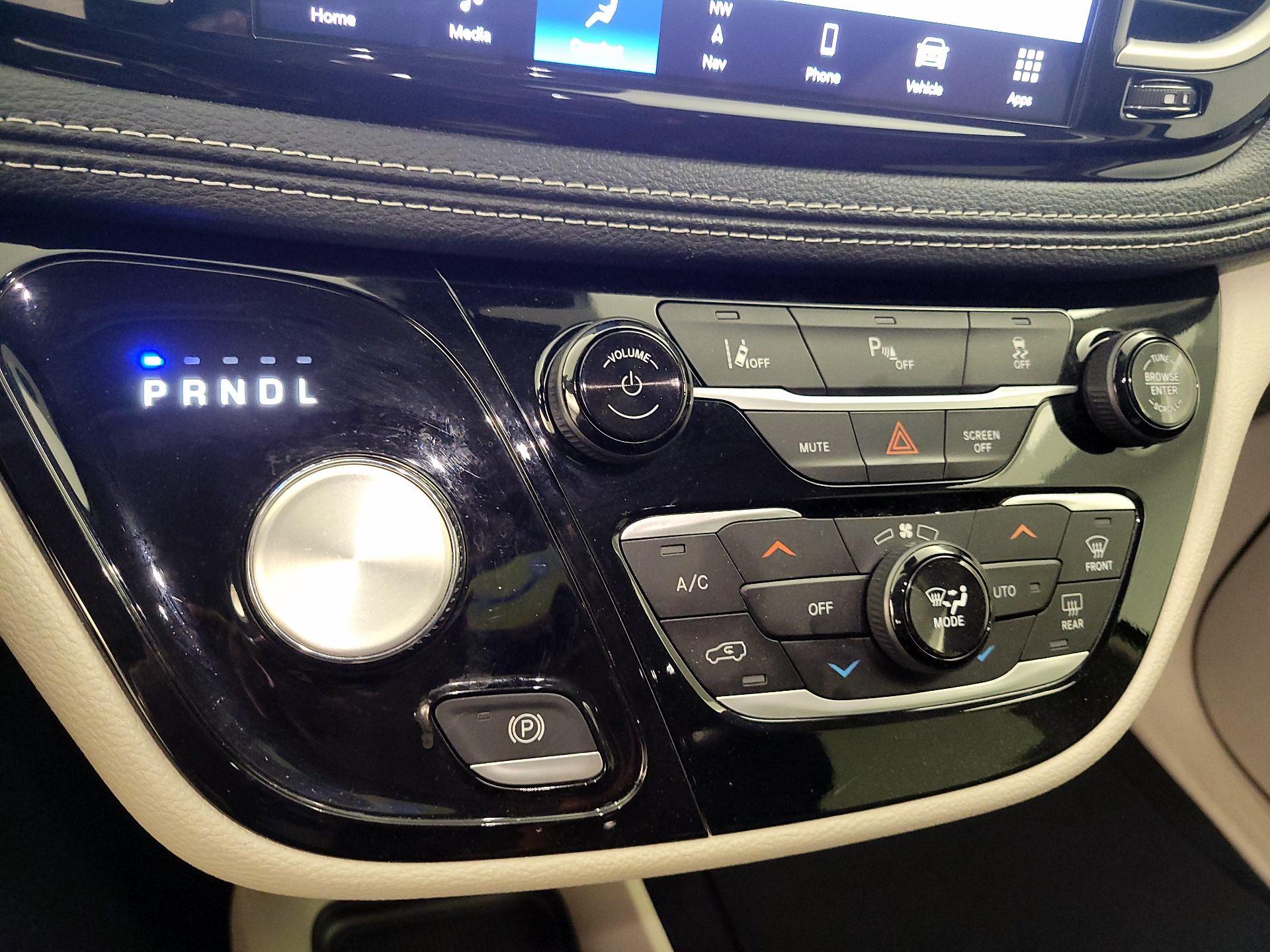 Thumbnail: 2024 Chrysler Pacifica - 16