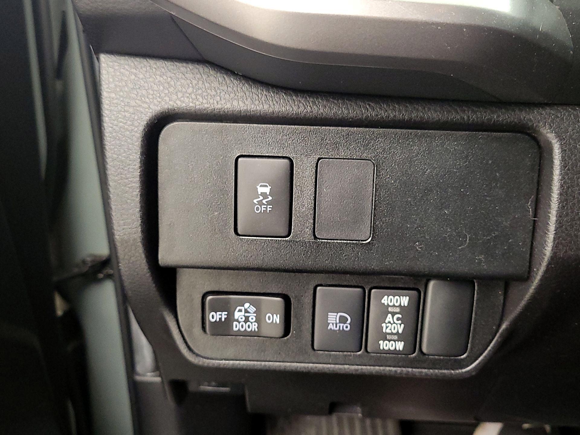 Thumbnail: 2022 Toyota Tacoma - 13