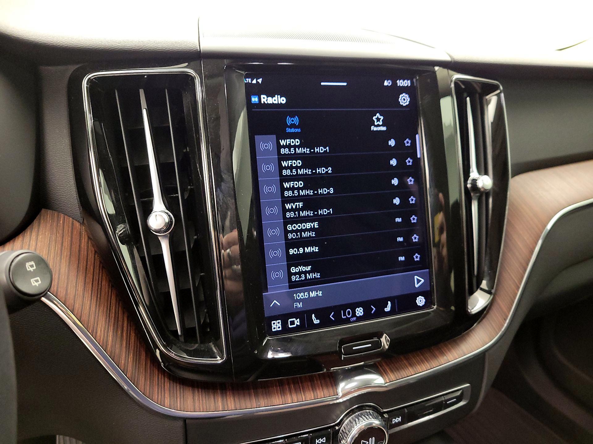 Thumbnail: 2023 Volvo XC60 - 16