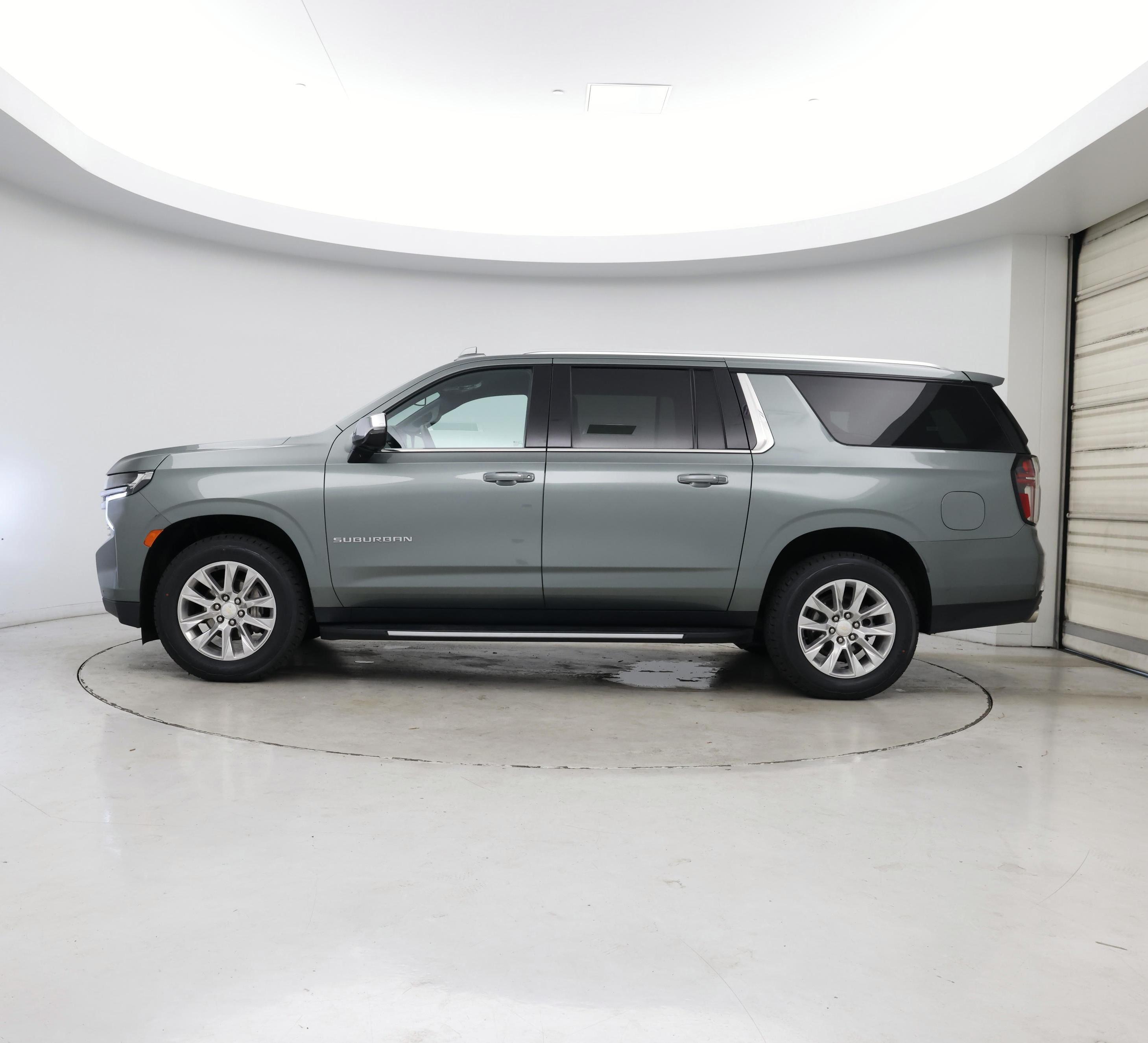 Thumbnail: 2023 Chevrolet Suburban - 3