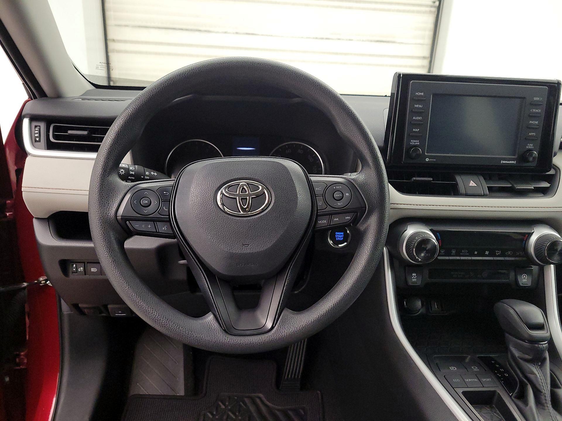 Thumbnail: 2021 Toyota RAV4 - 10