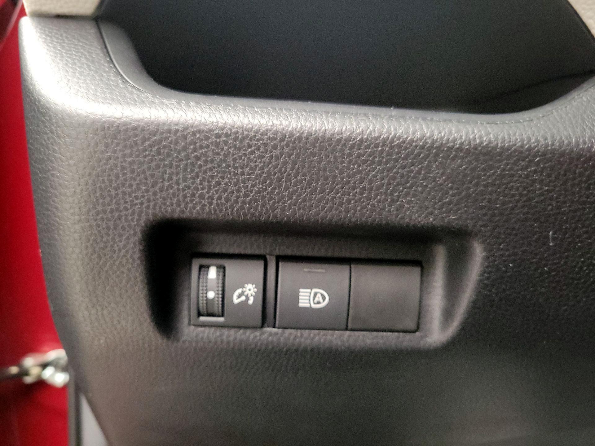 Thumbnail: 2021 Toyota RAV4 - 13