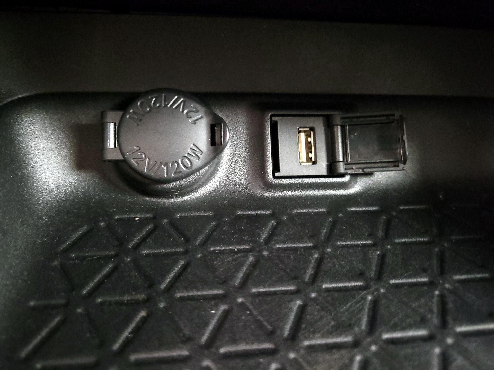 Thumbnail: 2021 Toyota RAV4 - 18