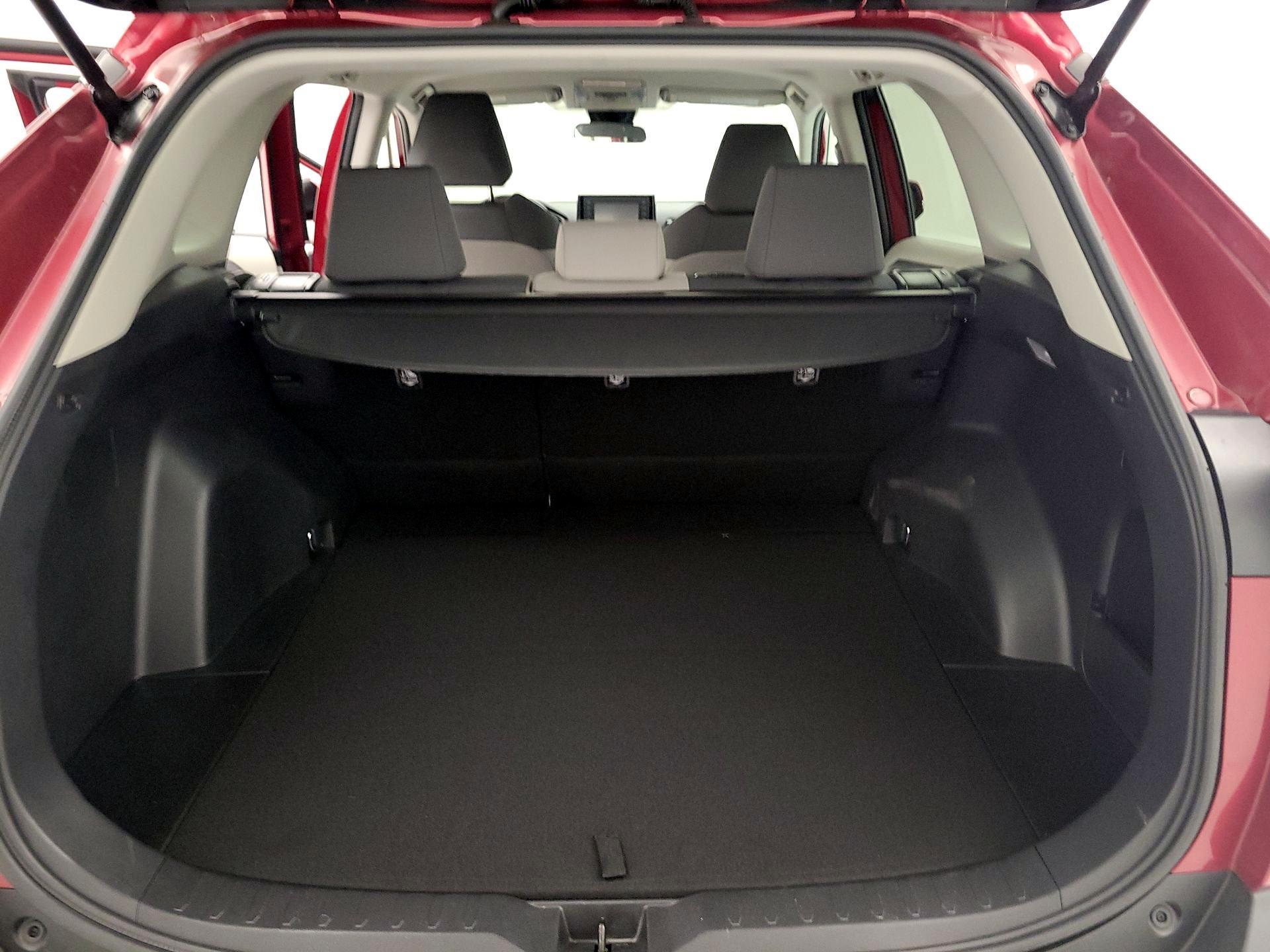 Thumbnail: 2021 Toyota RAV4 - 20