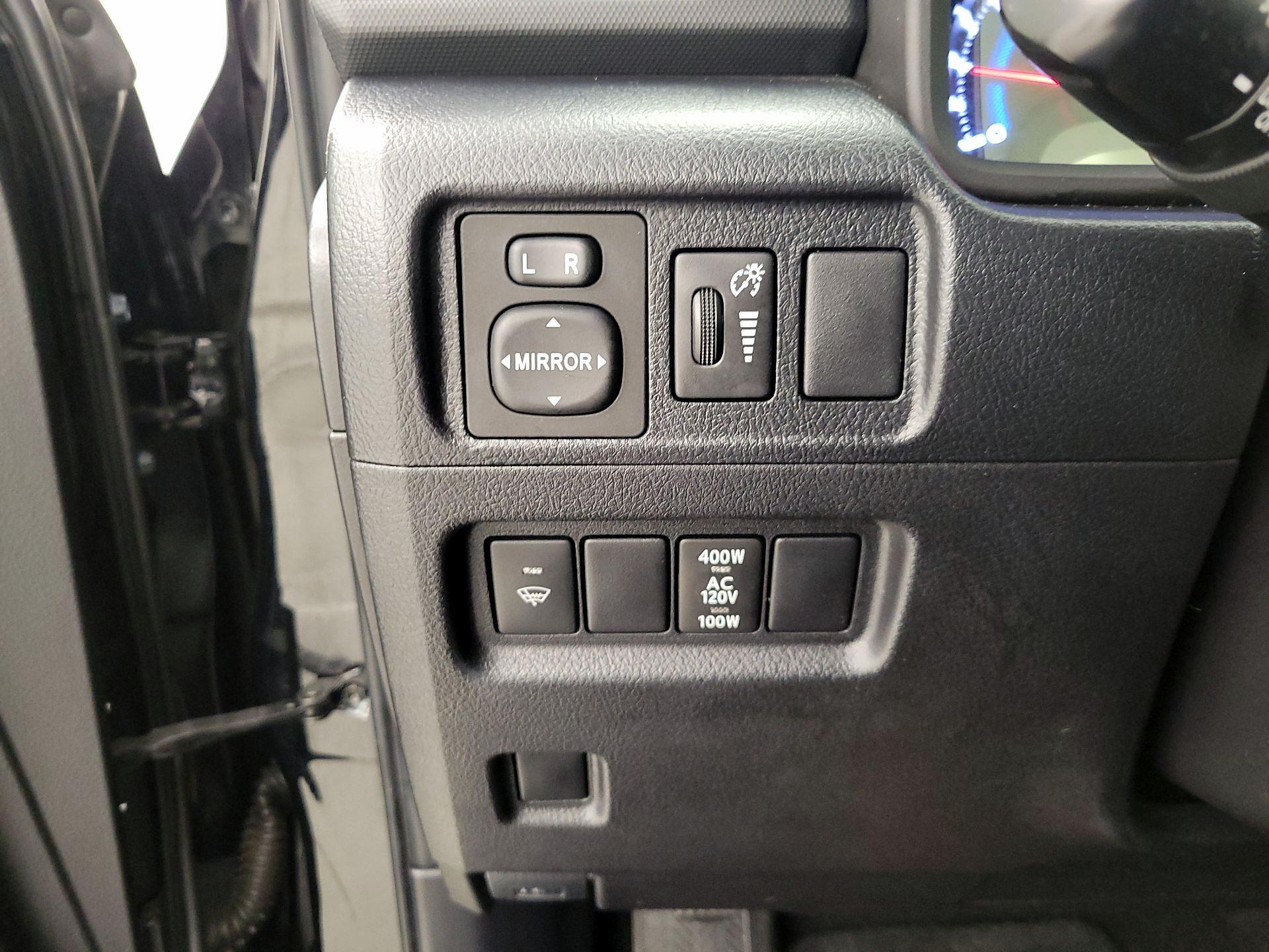 Thumbnail: 2019 Toyota 4Runner - 13