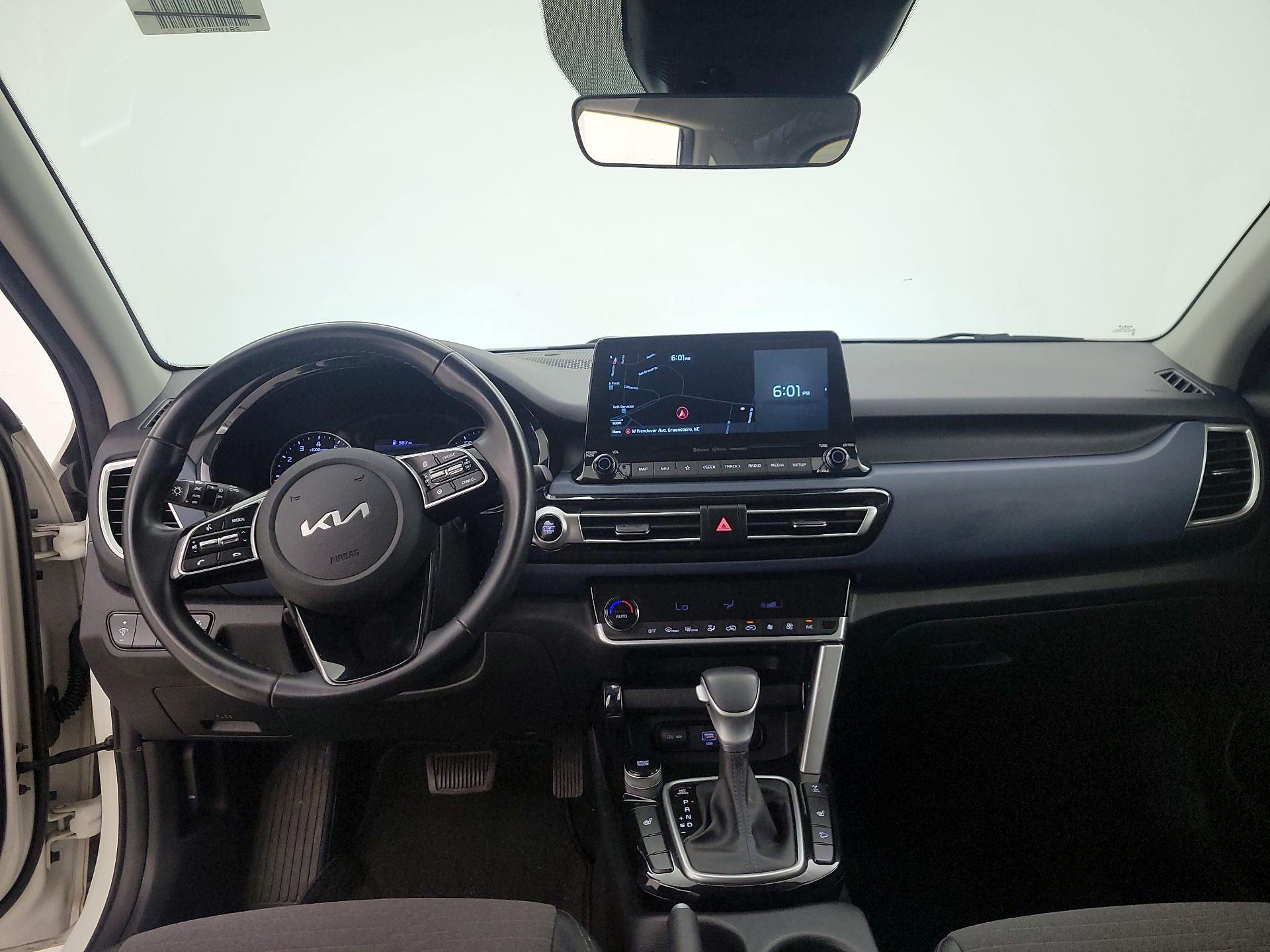 Thumbnail: 2022 Kia Seltos - 9