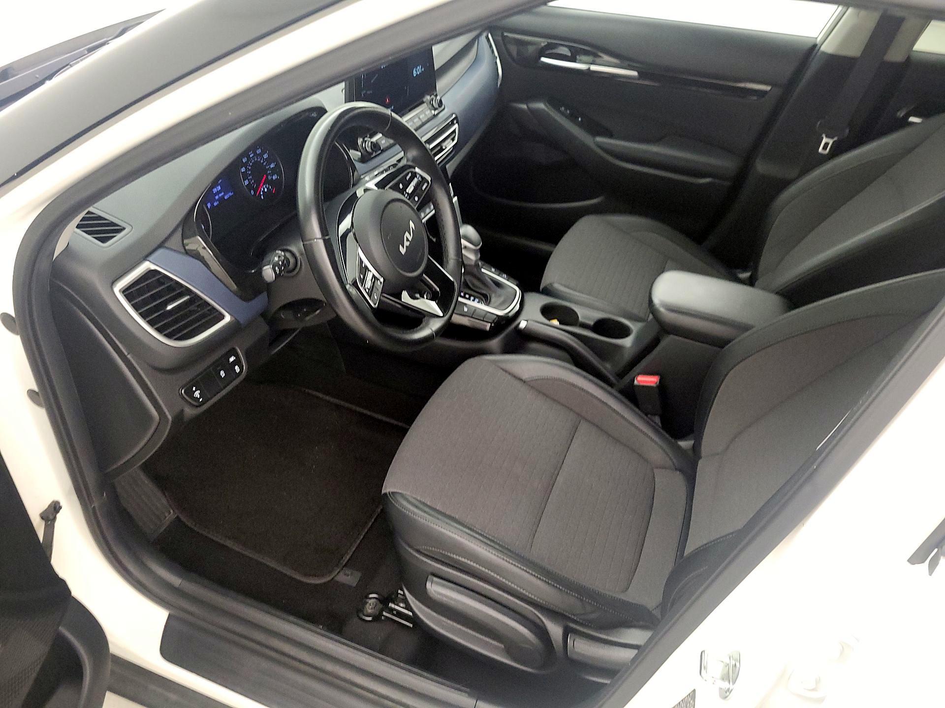 Thumbnail: 2022 Kia Seltos - 11