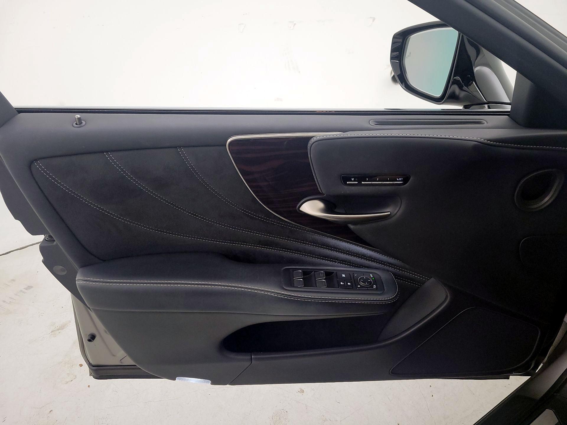 Thumbnail: 2018 Lexus LS - 12