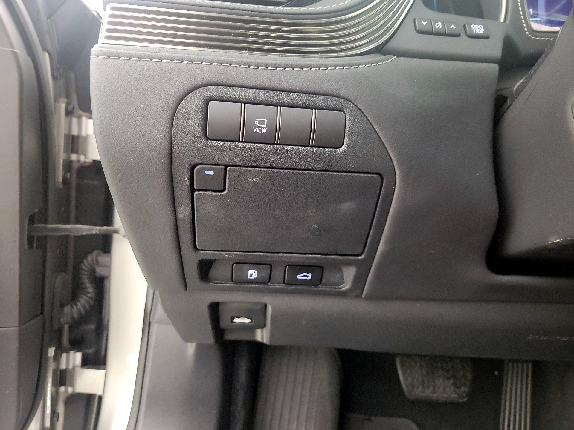 Thumbnail: 2018 Lexus LS - 13