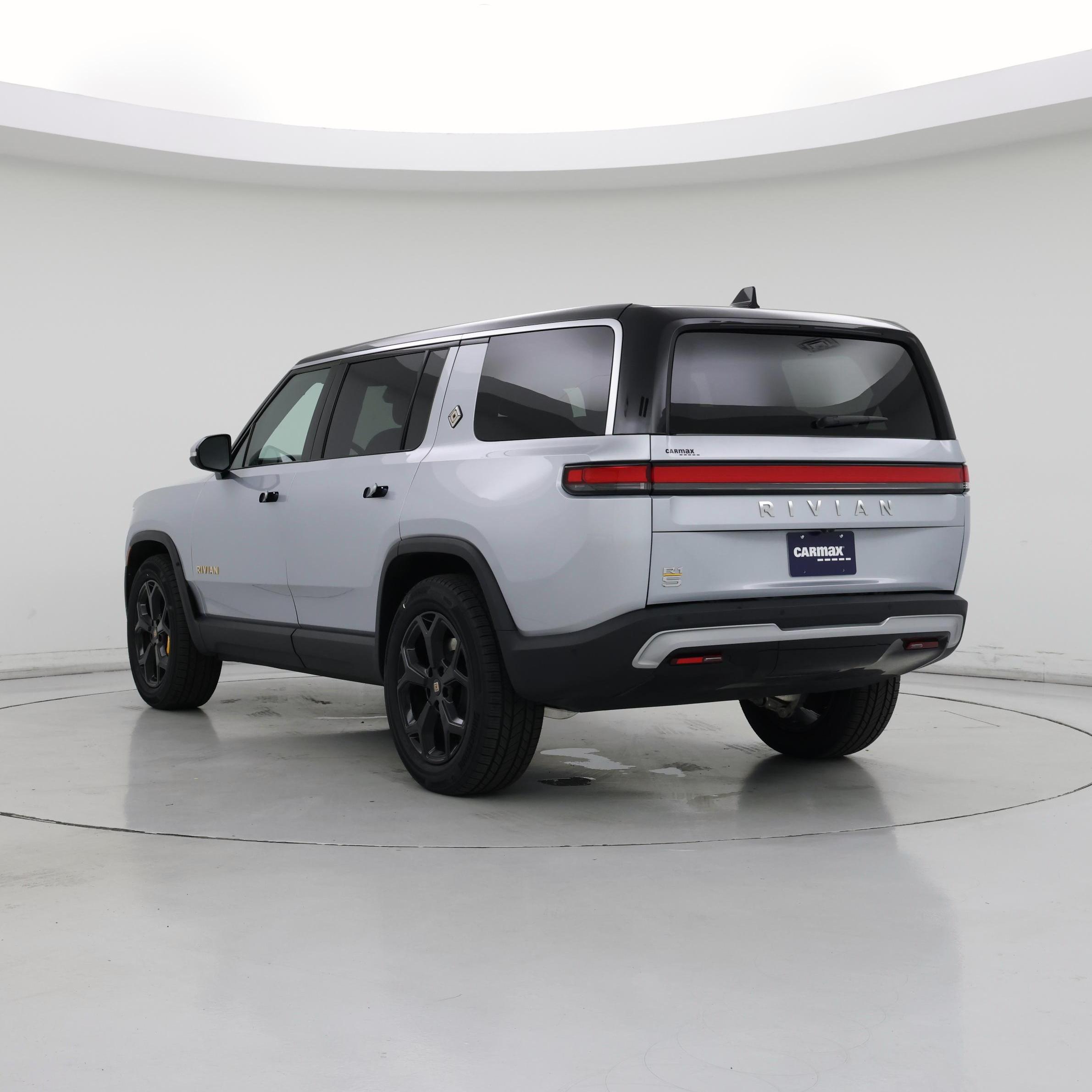 Thumbnail: 2024 Rivian R1S - 2