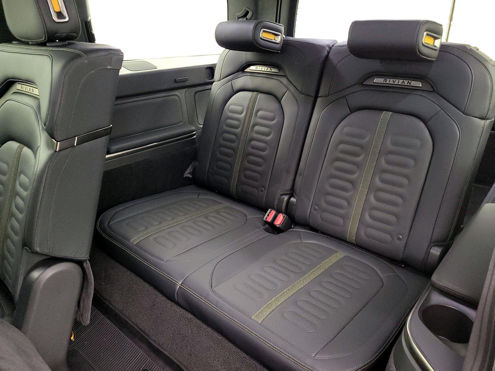 Thumbnail: 2024 Rivian R1S - 20