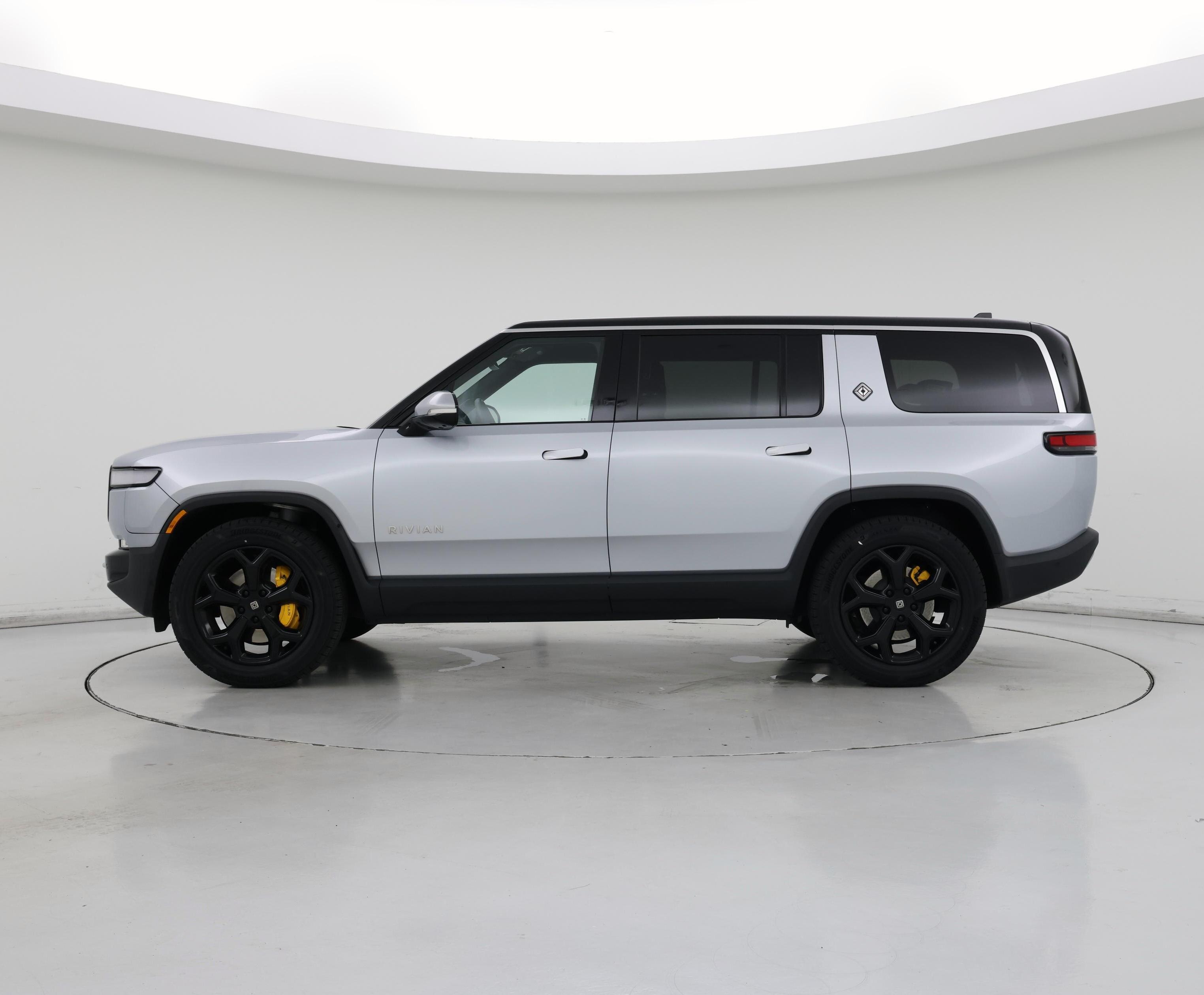 Thumbnail: 2024 Rivian R1S - 3