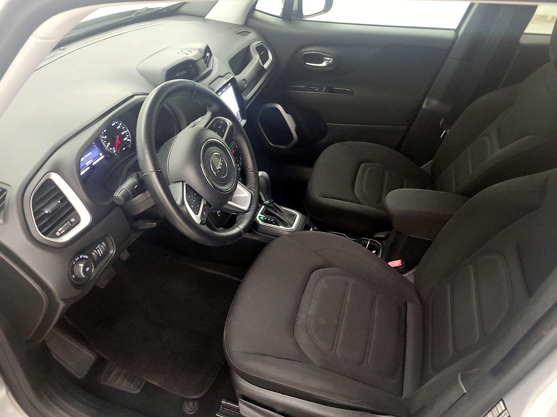 Thumbnail: 2018 Jeep Renegade - 11