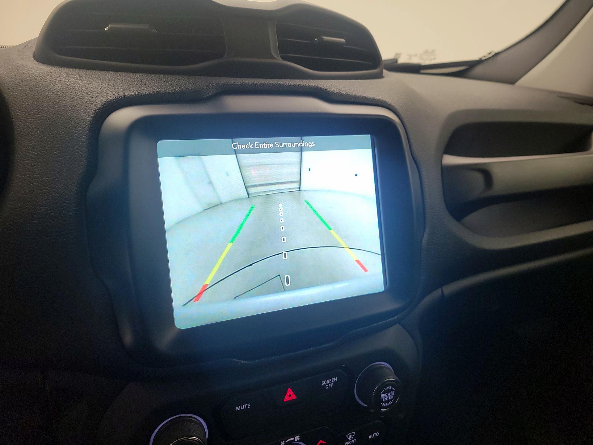 Thumbnail: 2018 Jeep Renegade - 15