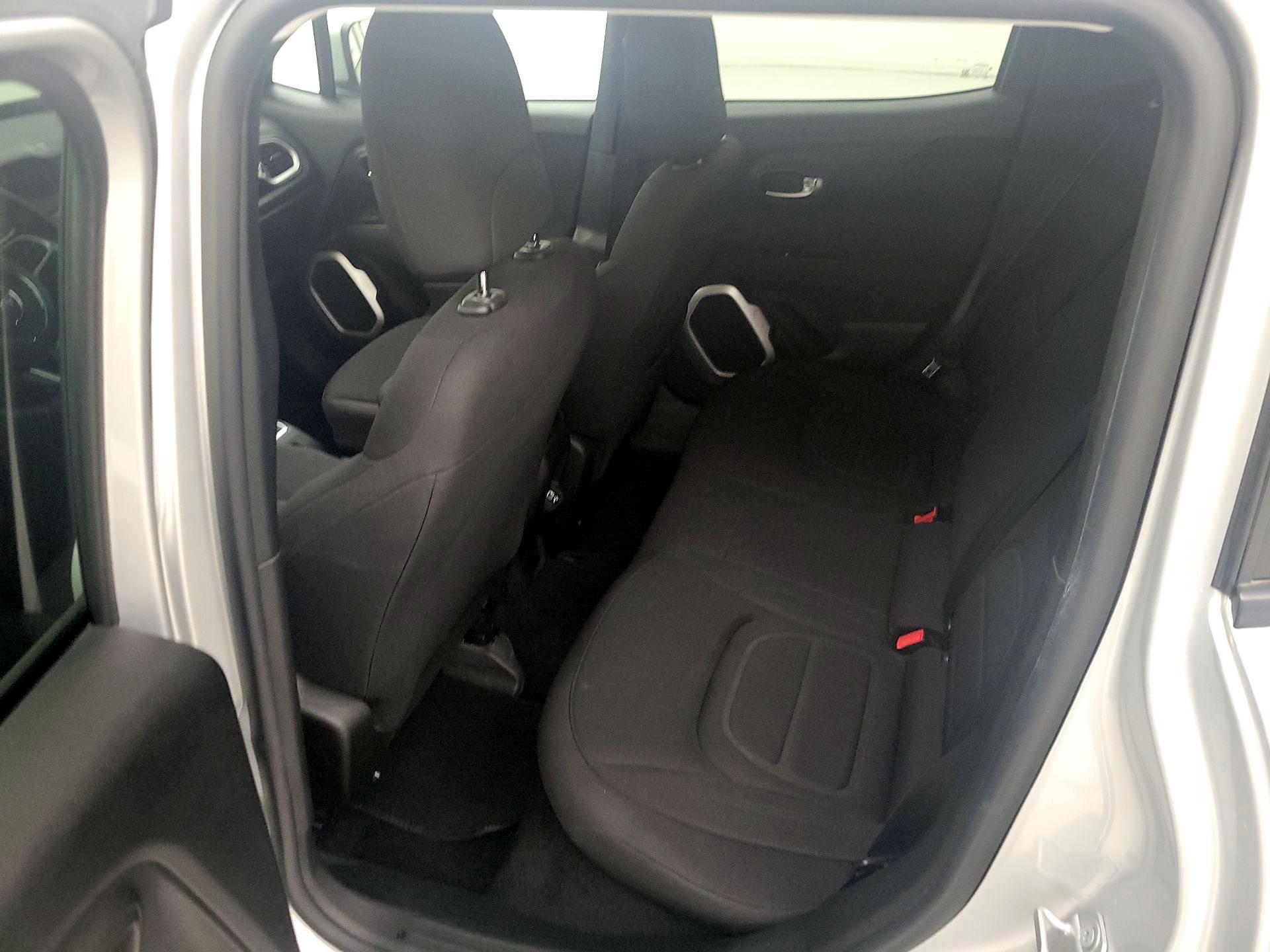 Thumbnail: 2018 Jeep Renegade - 20