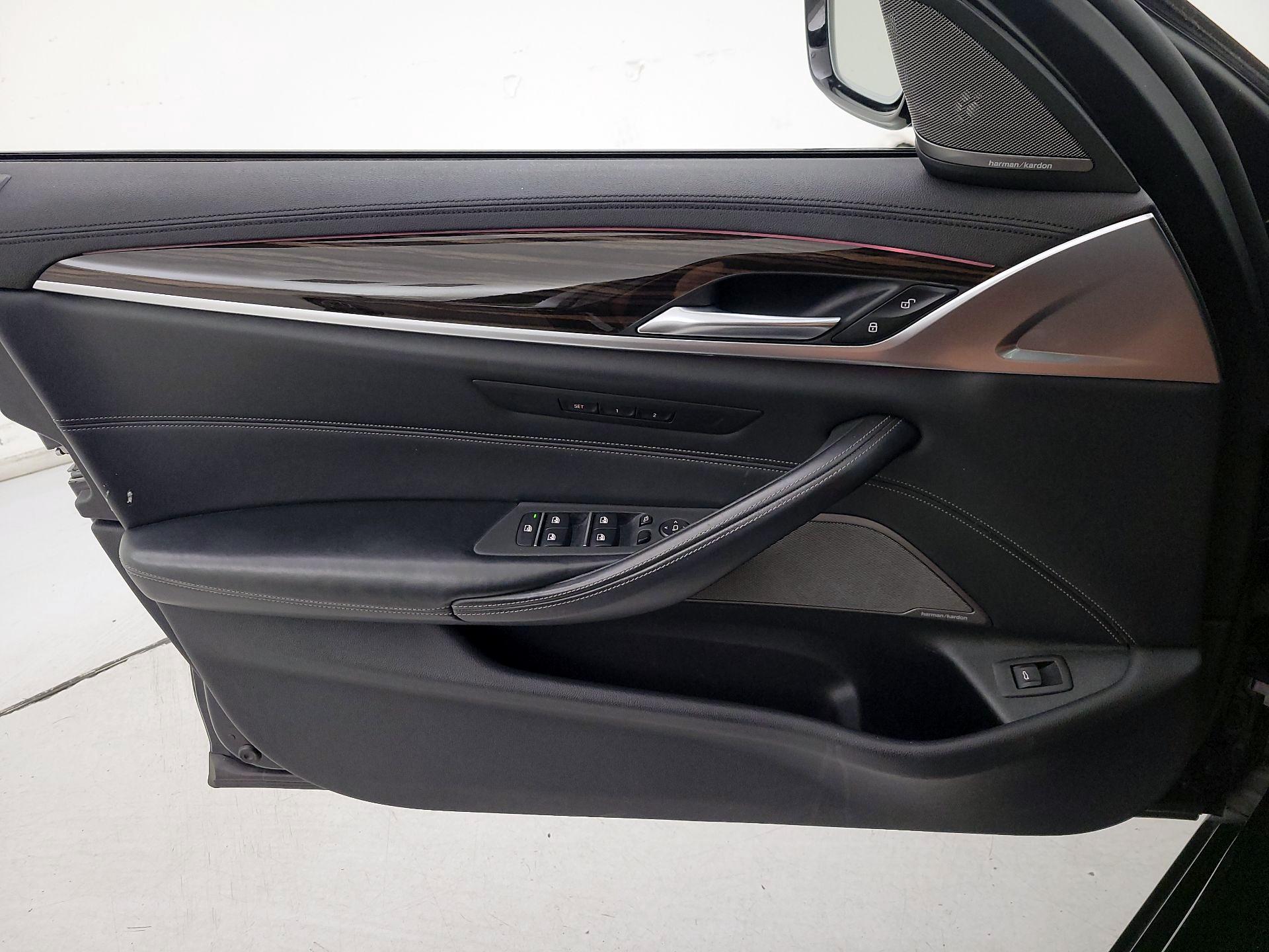Thumbnail: 2020 BMW 5 Series - 12