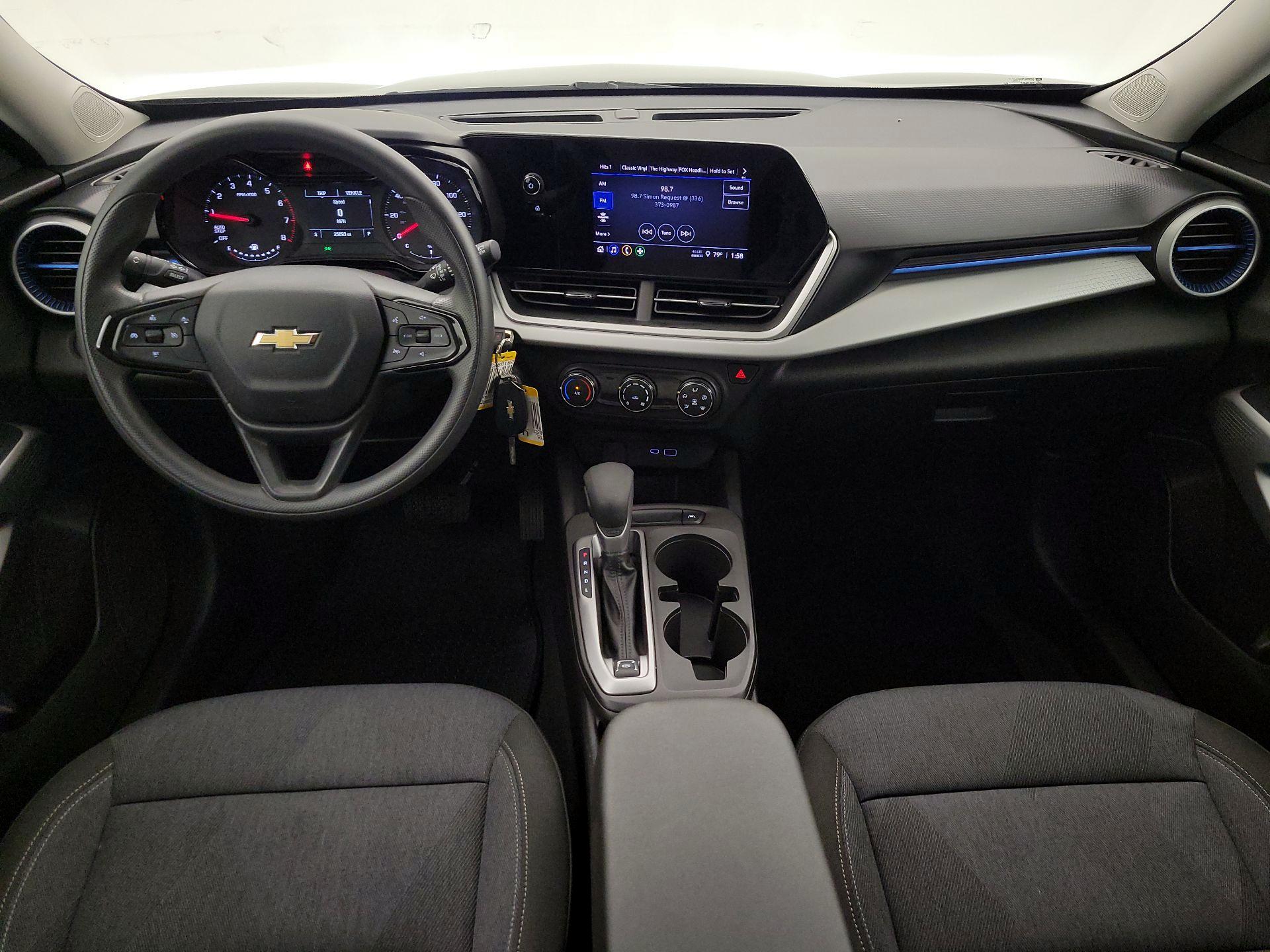 Thumbnail: 2024 Chevrolet Trax - 9