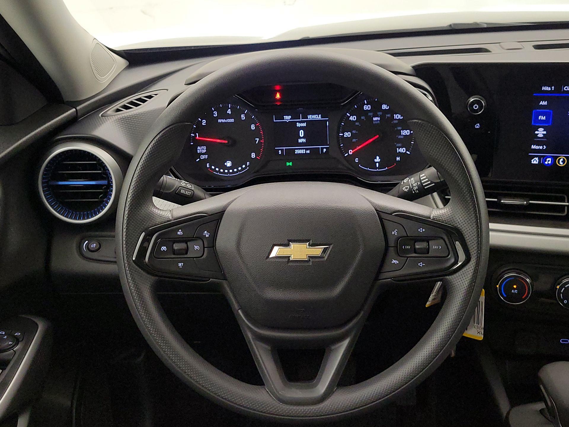 Thumbnail: 2024 Chevrolet Trax - 10