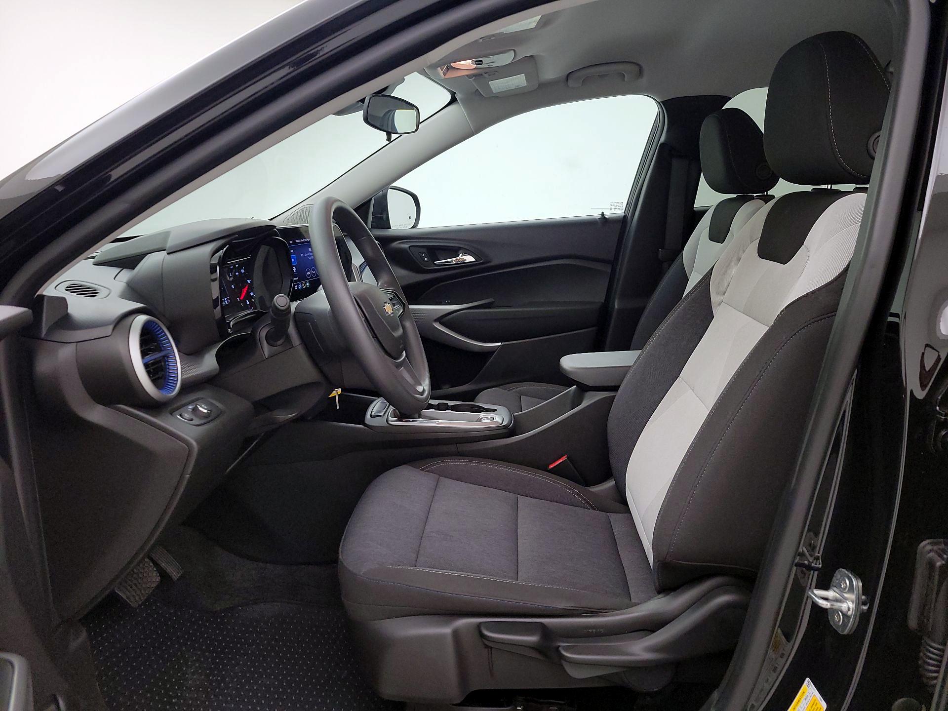 Thumbnail: 2024 Chevrolet Trax - 11