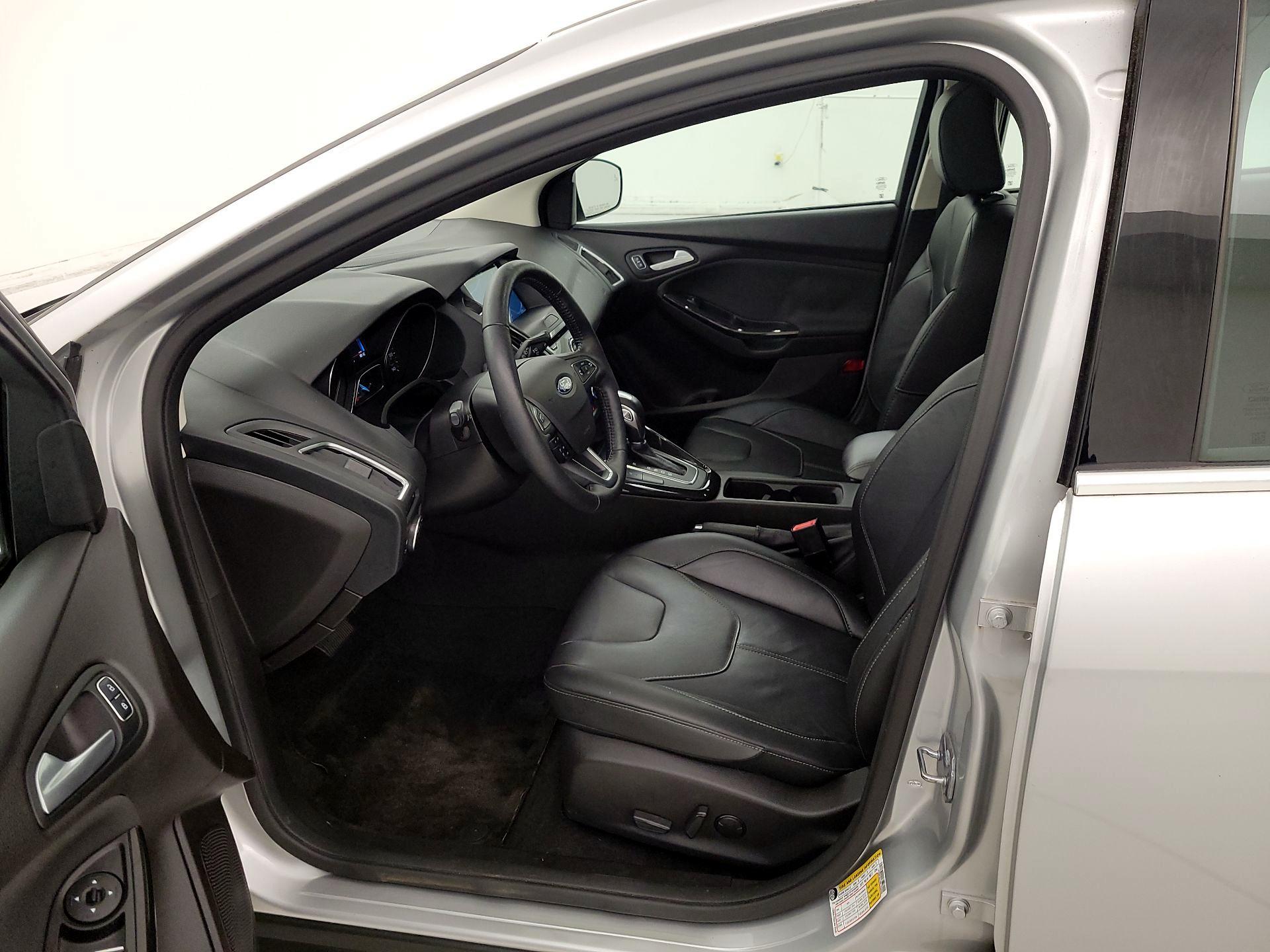 Thumbnail: 2017 Ford Focus - 9