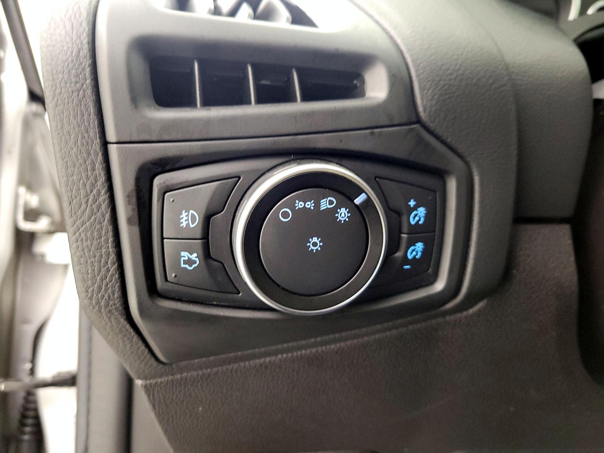 Thumbnail: 2017 Ford Focus - 11