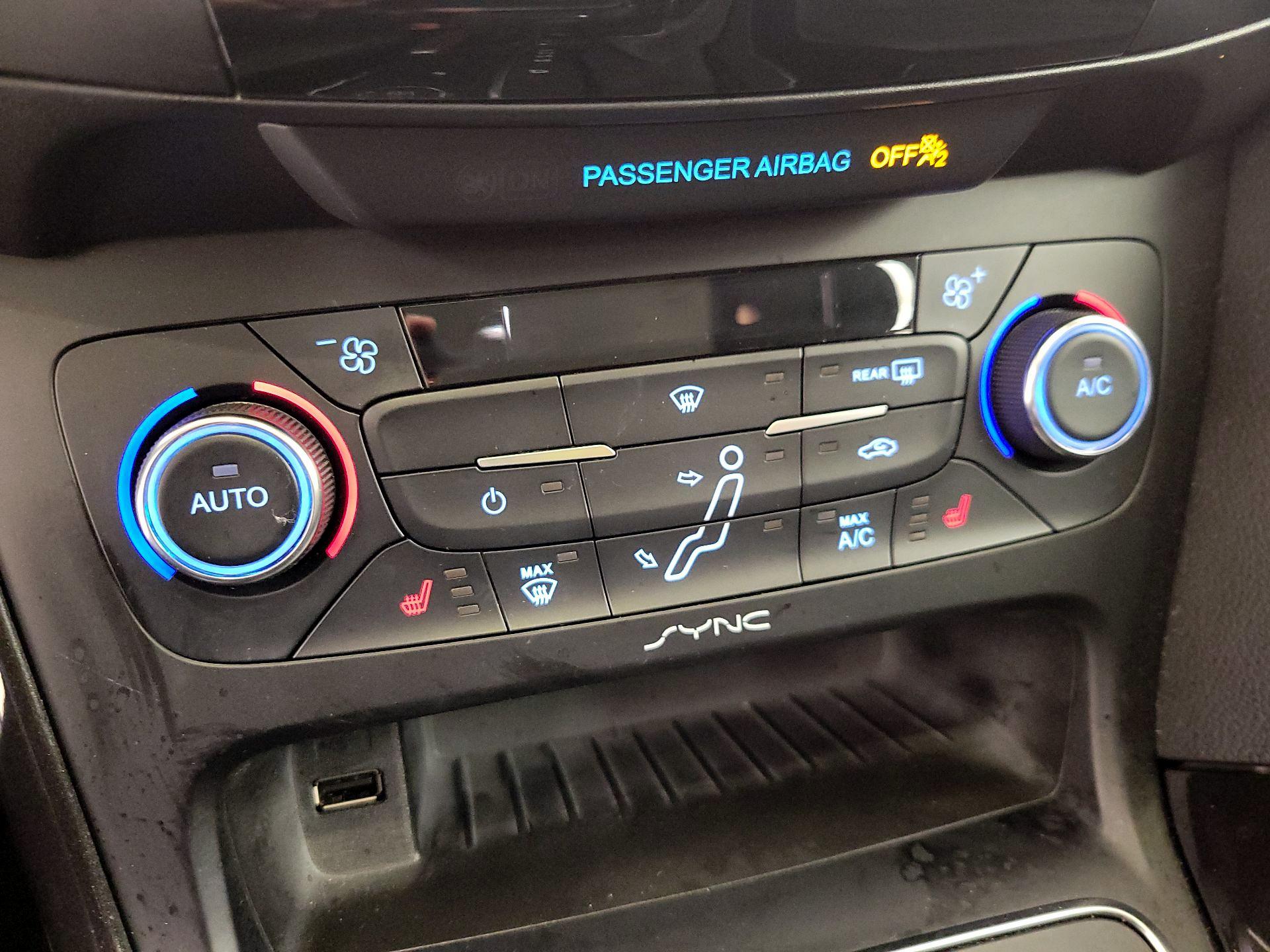 Thumbnail: 2017 Ford Focus - 15