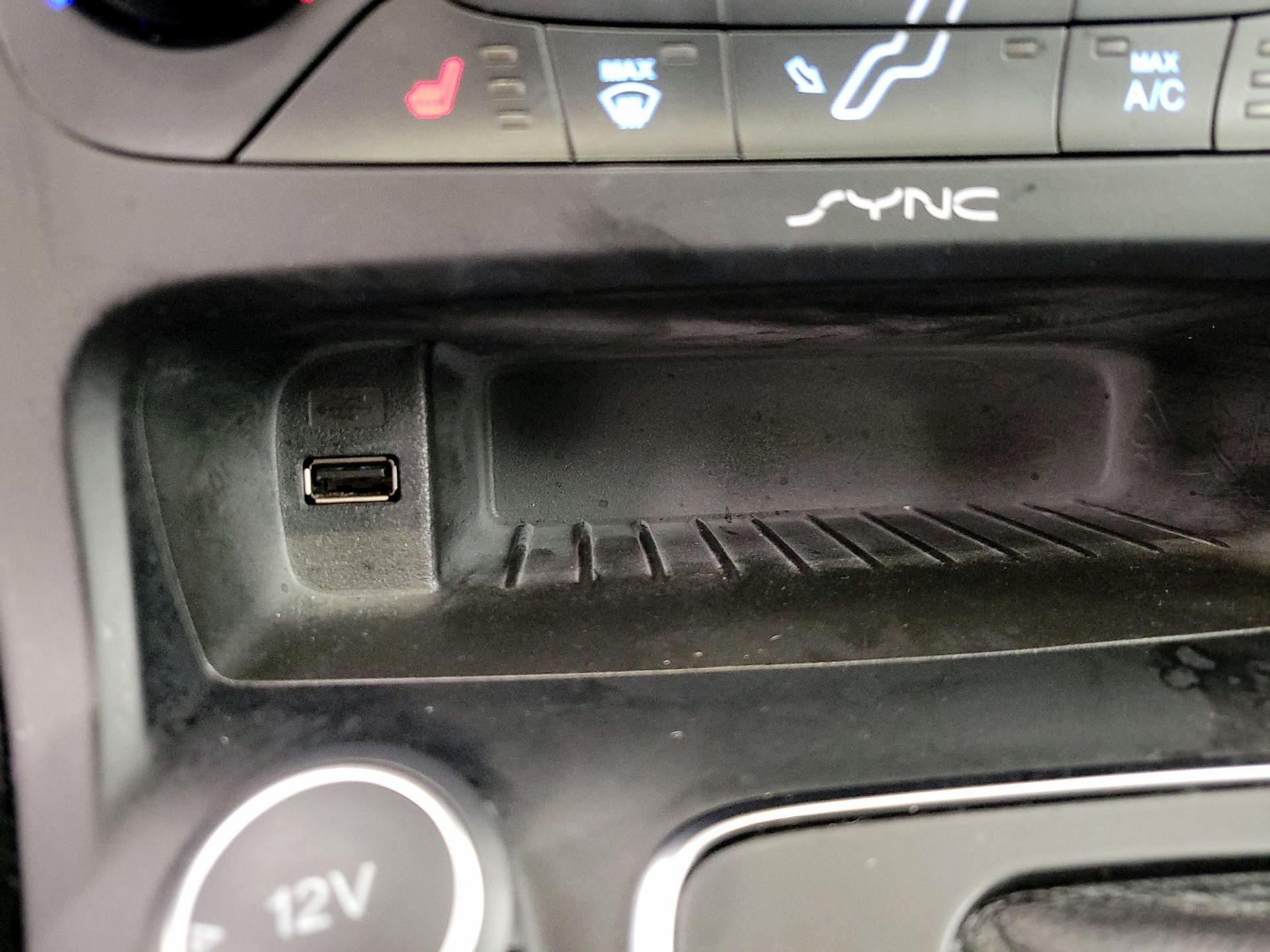 Thumbnail: 2017 Ford Focus - 17