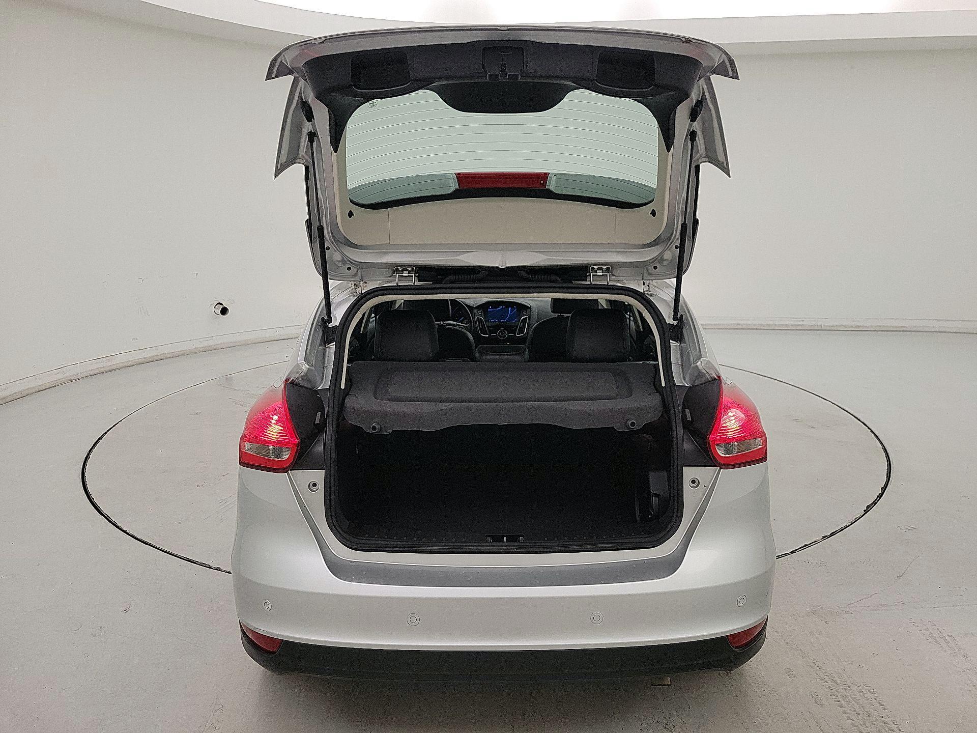 Thumbnail: 2017 Ford Focus - 20