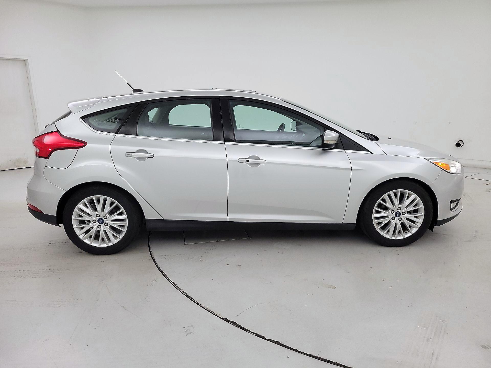 Thumbnail: 2017 Ford Focus - 4