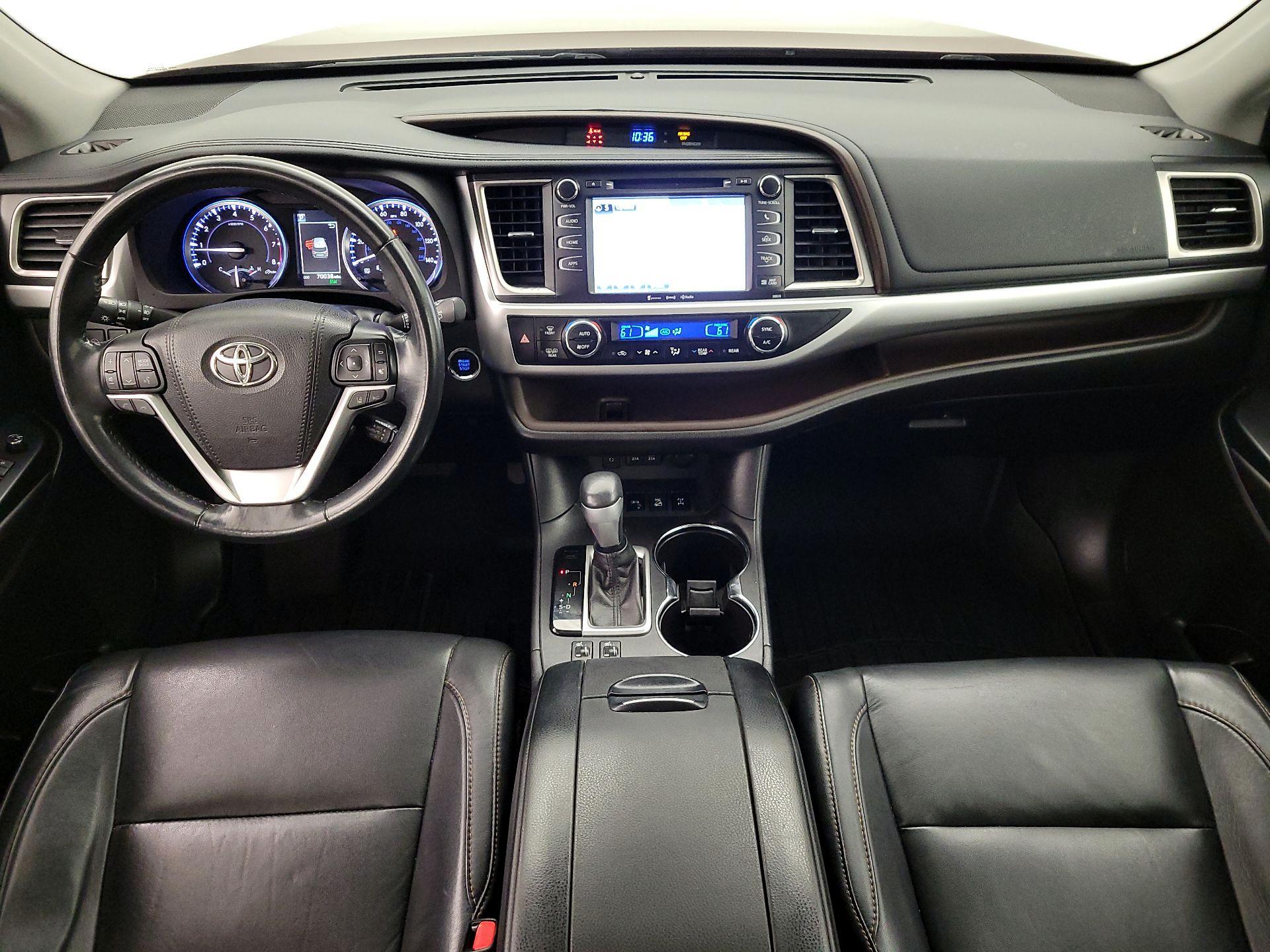 Thumbnail: 2017 Toyota Highlander - 9