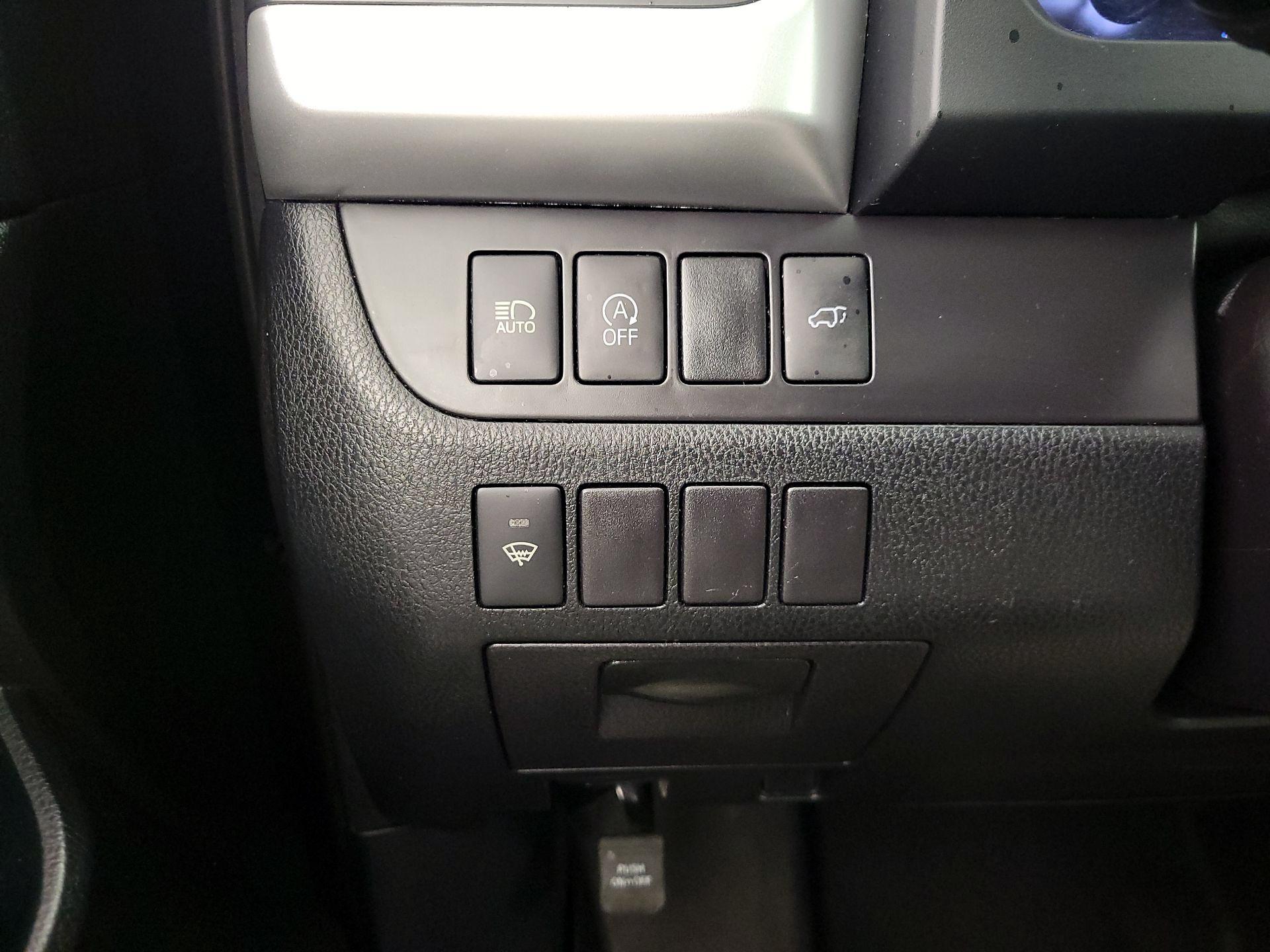 Thumbnail: 2017 Toyota Highlander - 13