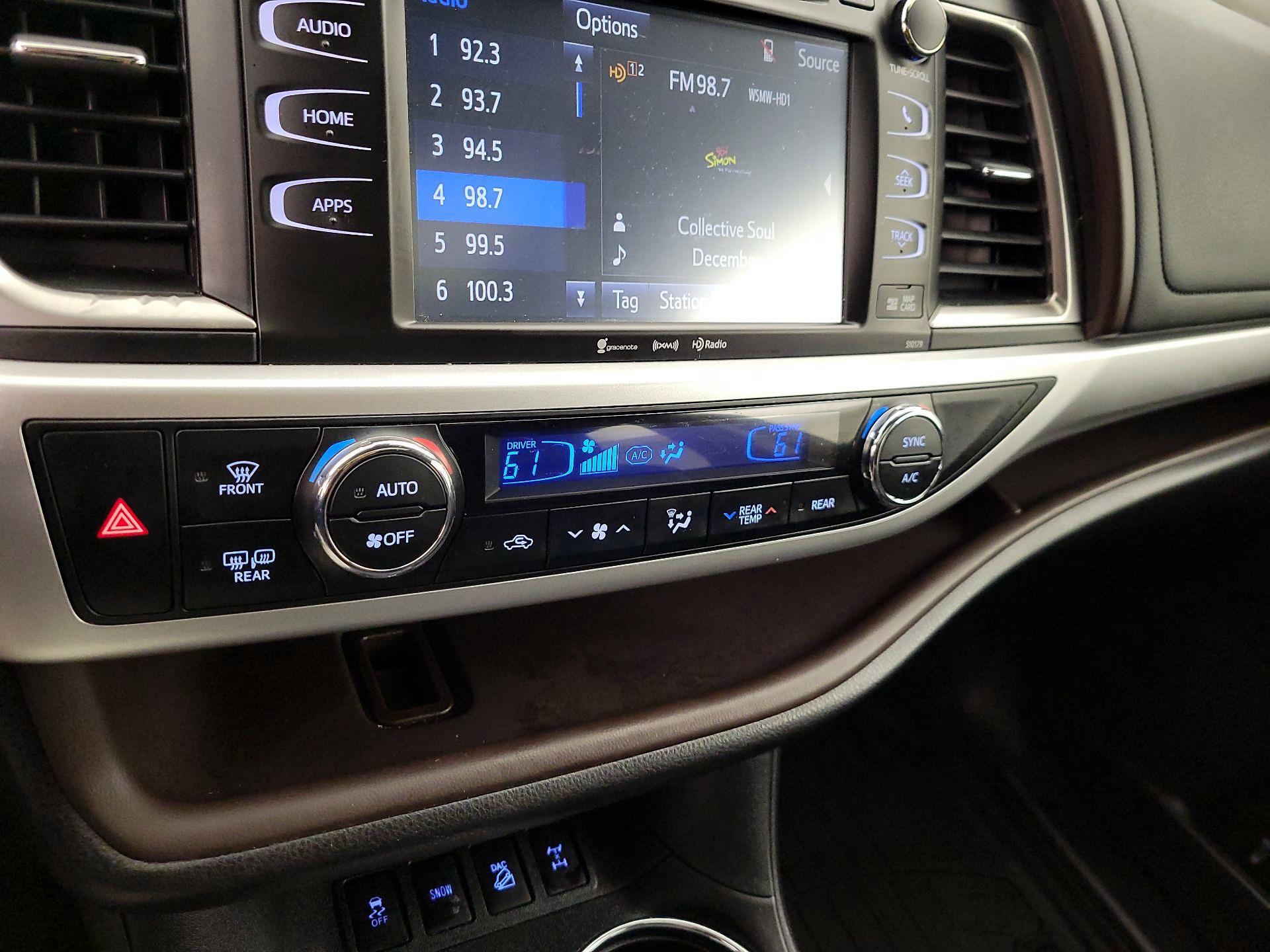 Thumbnail: 2017 Toyota Highlander - 17