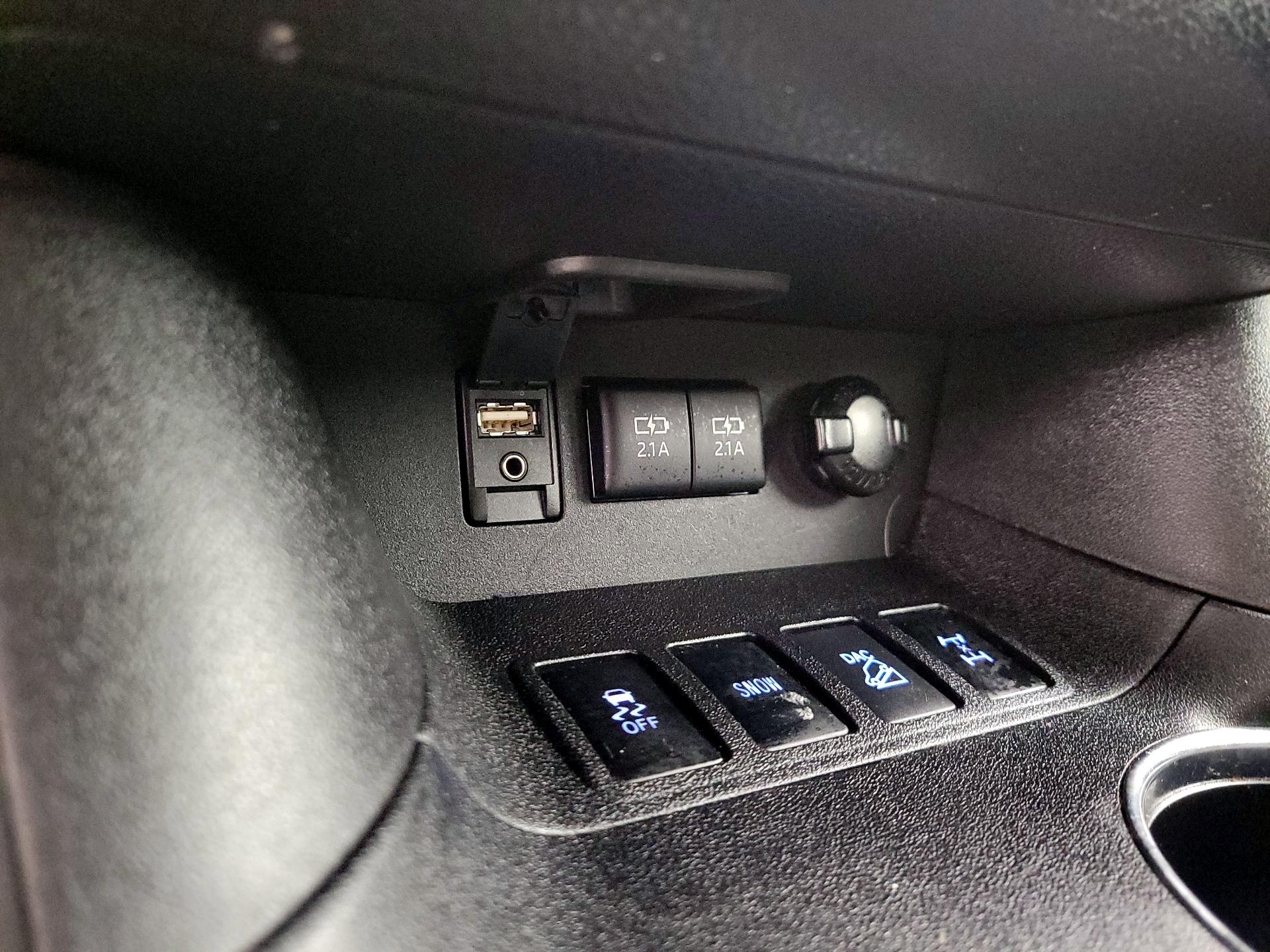 Thumbnail: 2017 Toyota Highlander - 19