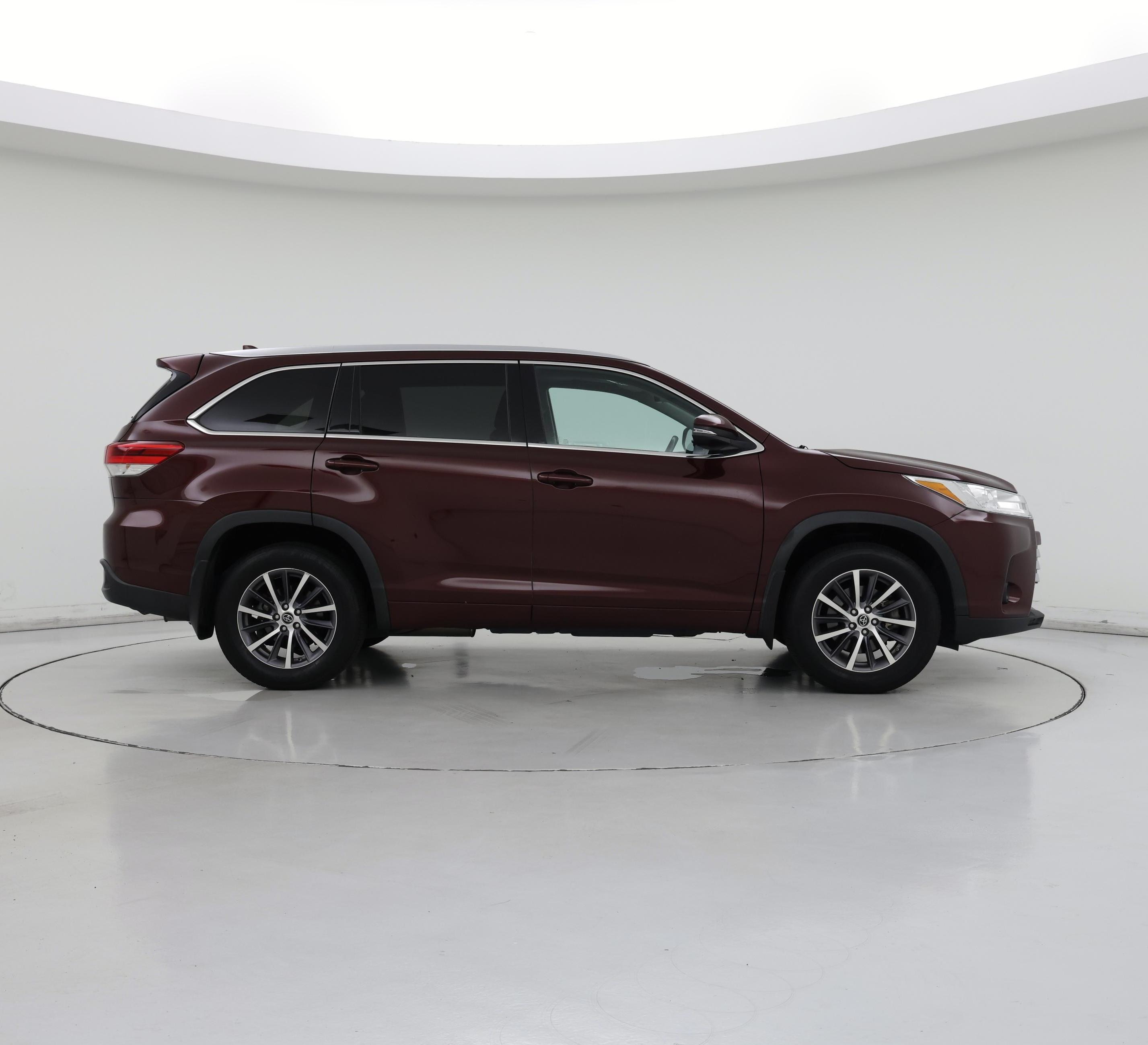 Thumbnail: 2017 Toyota Highlander - 7