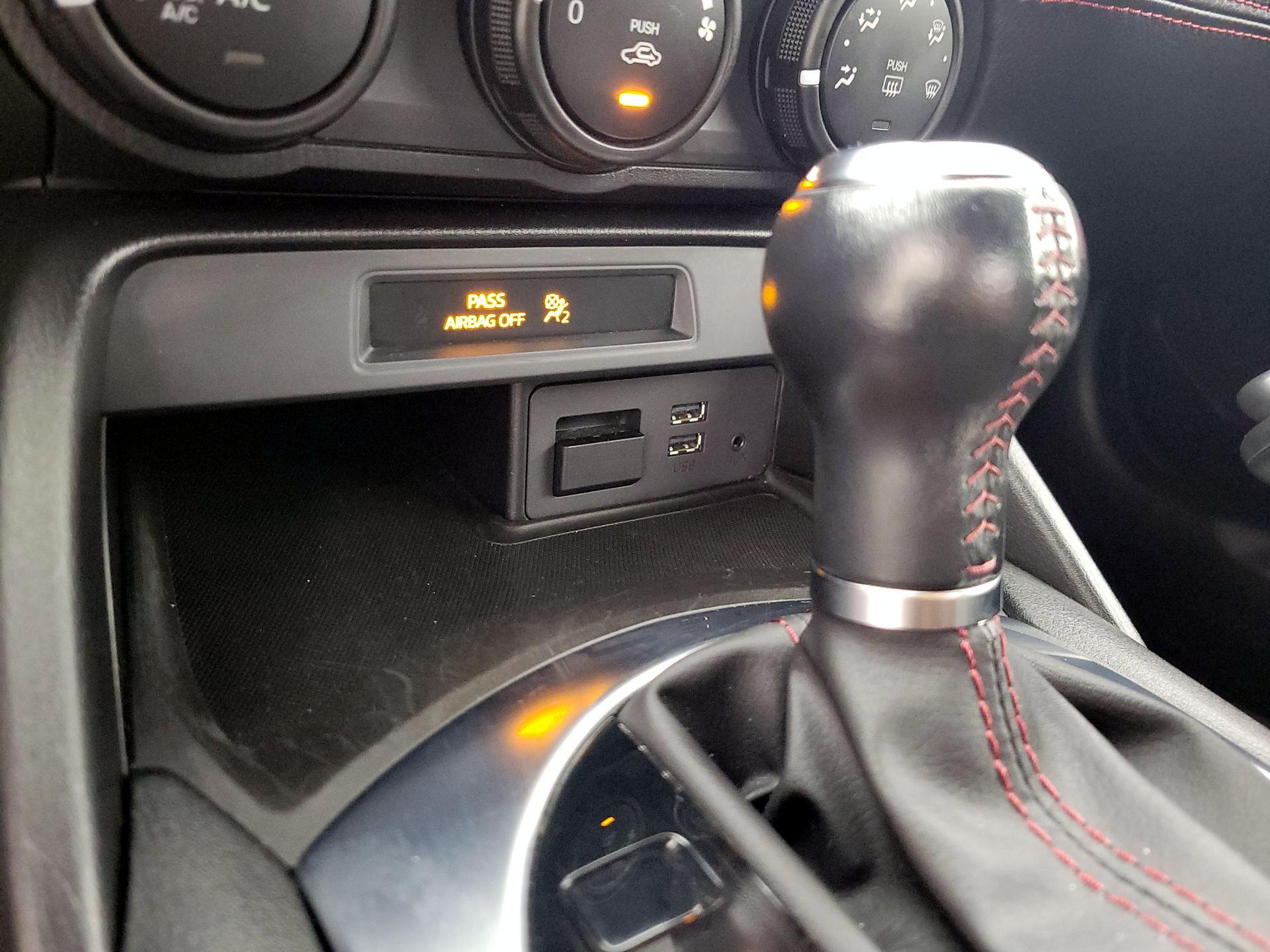 Thumbnail: 2016 Mazda MX-5 Miata - 18