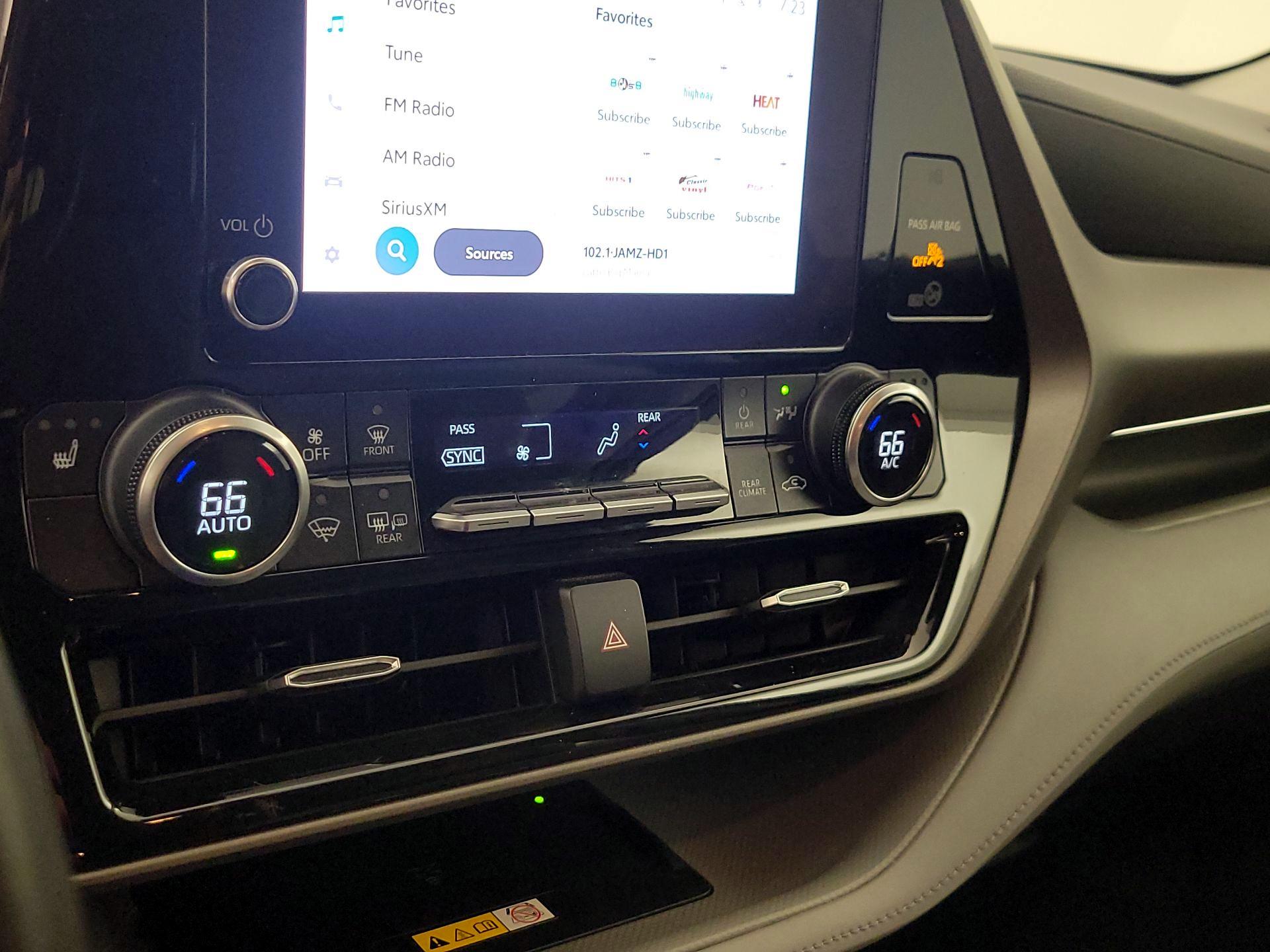 Thumbnail: 2023 Toyota Highlander - 16