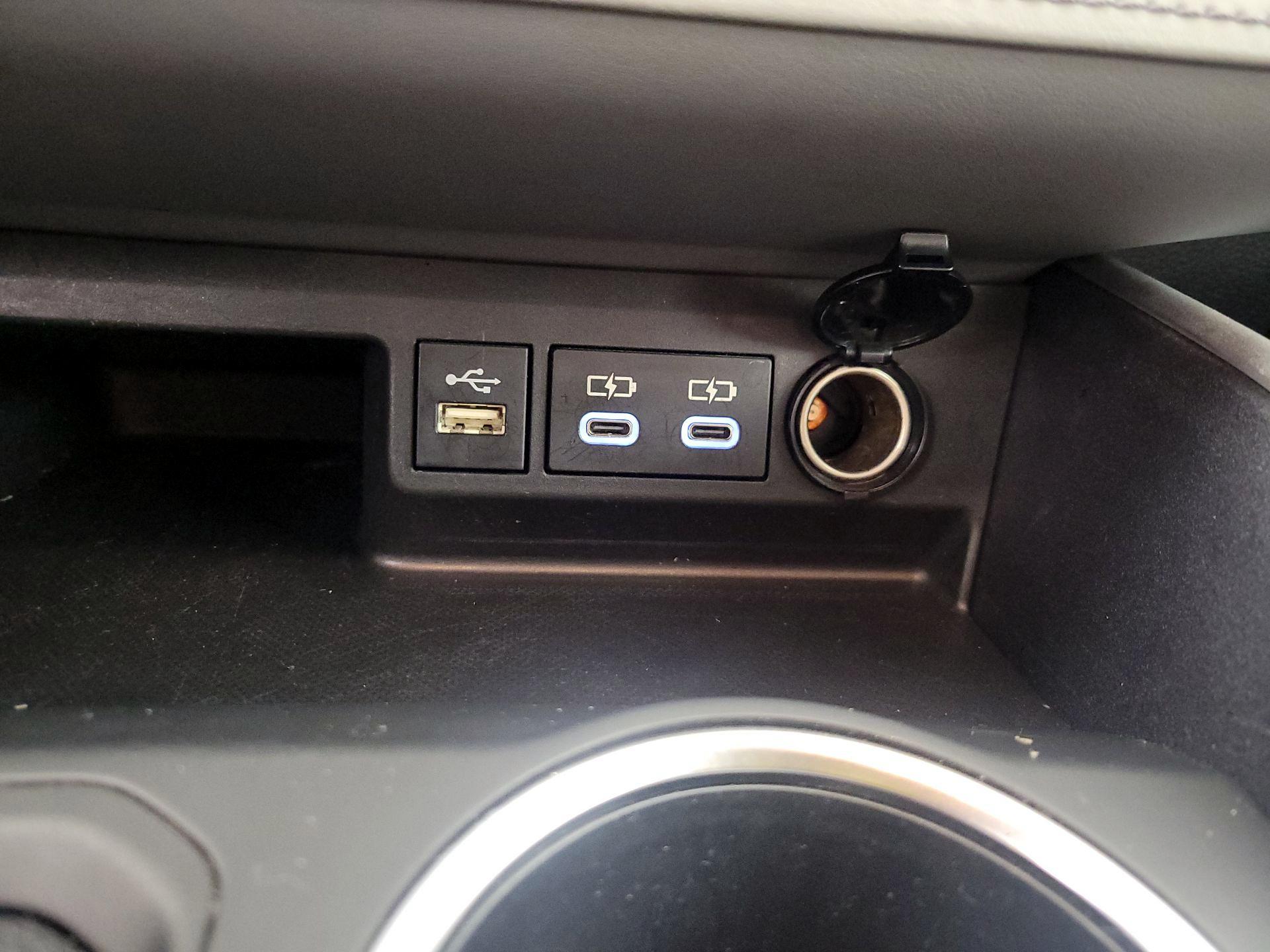 Thumbnail: 2023 Toyota Highlander - 18