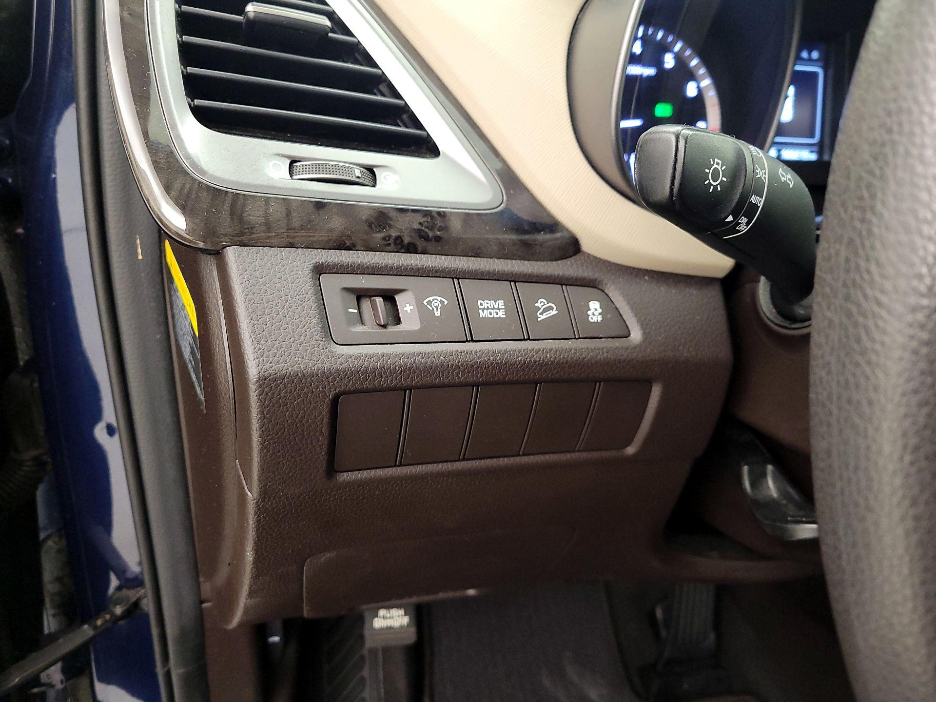 Thumbnail: 2018 Hyundai Santa Fe - 13