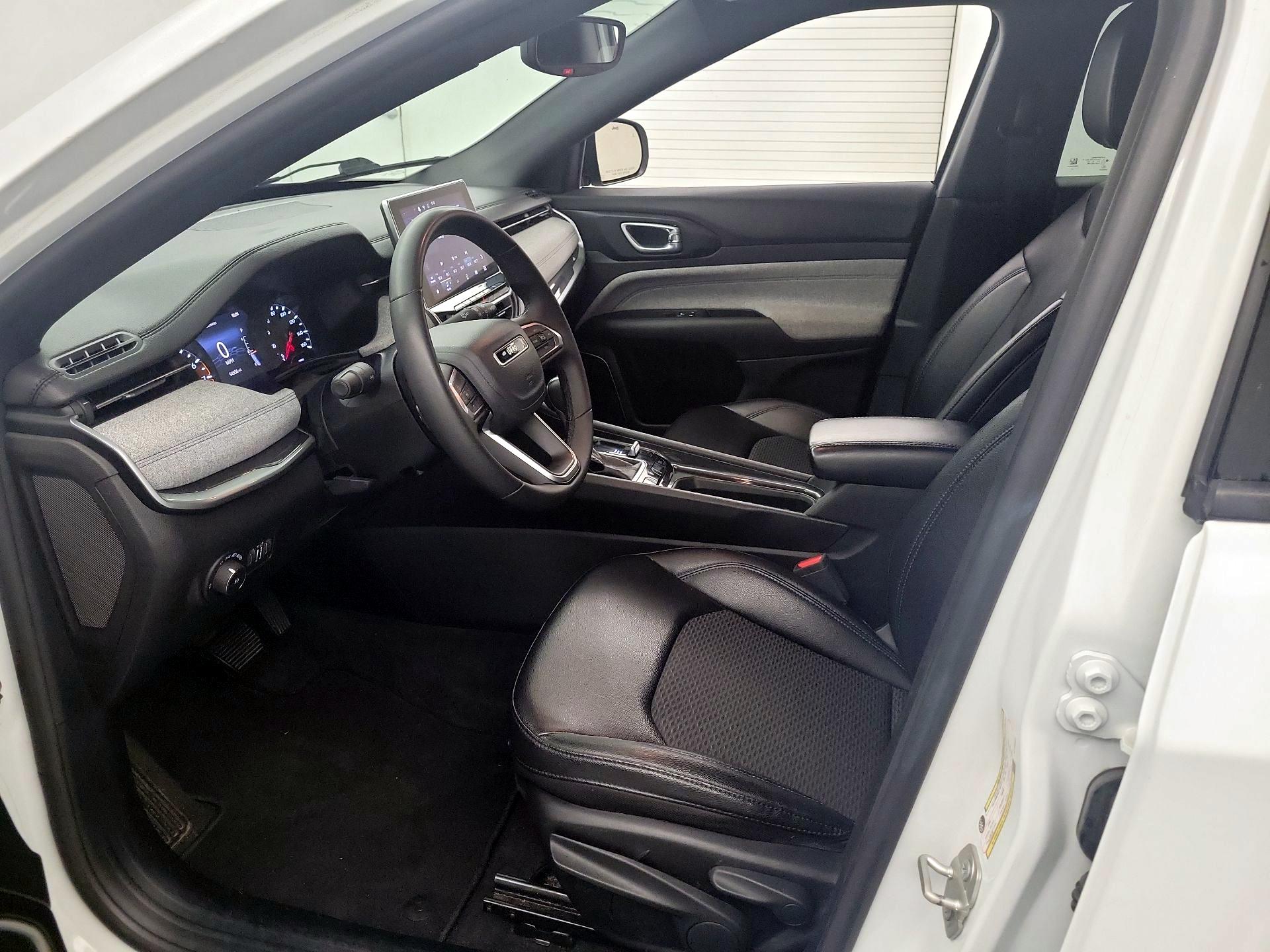 Thumbnail: 2024 Jeep Compass - 11