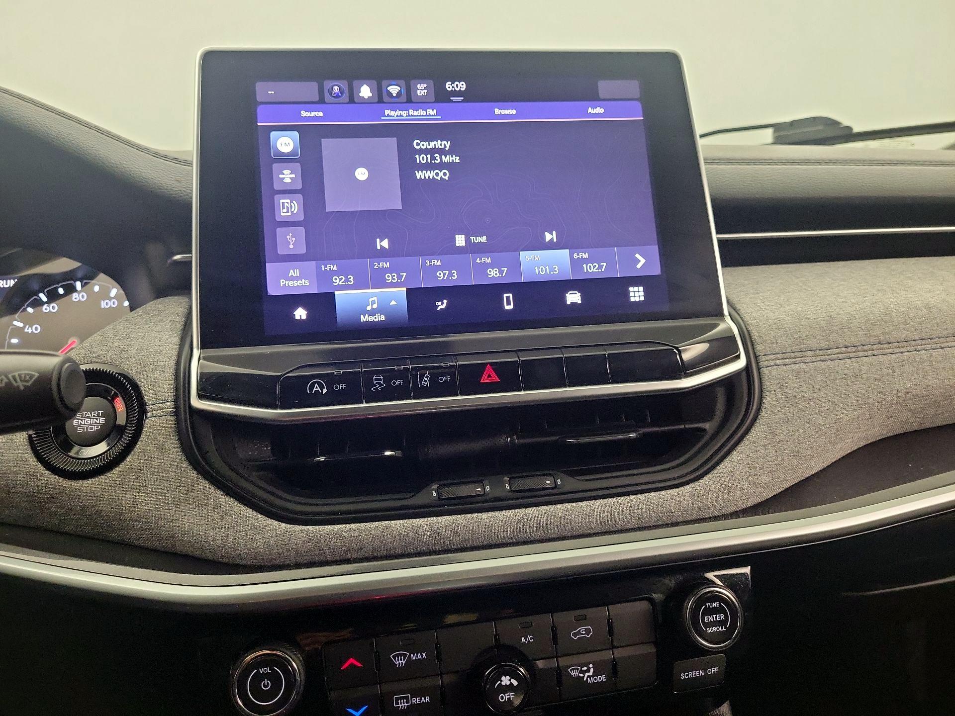 Thumbnail: 2024 Jeep Compass - 14