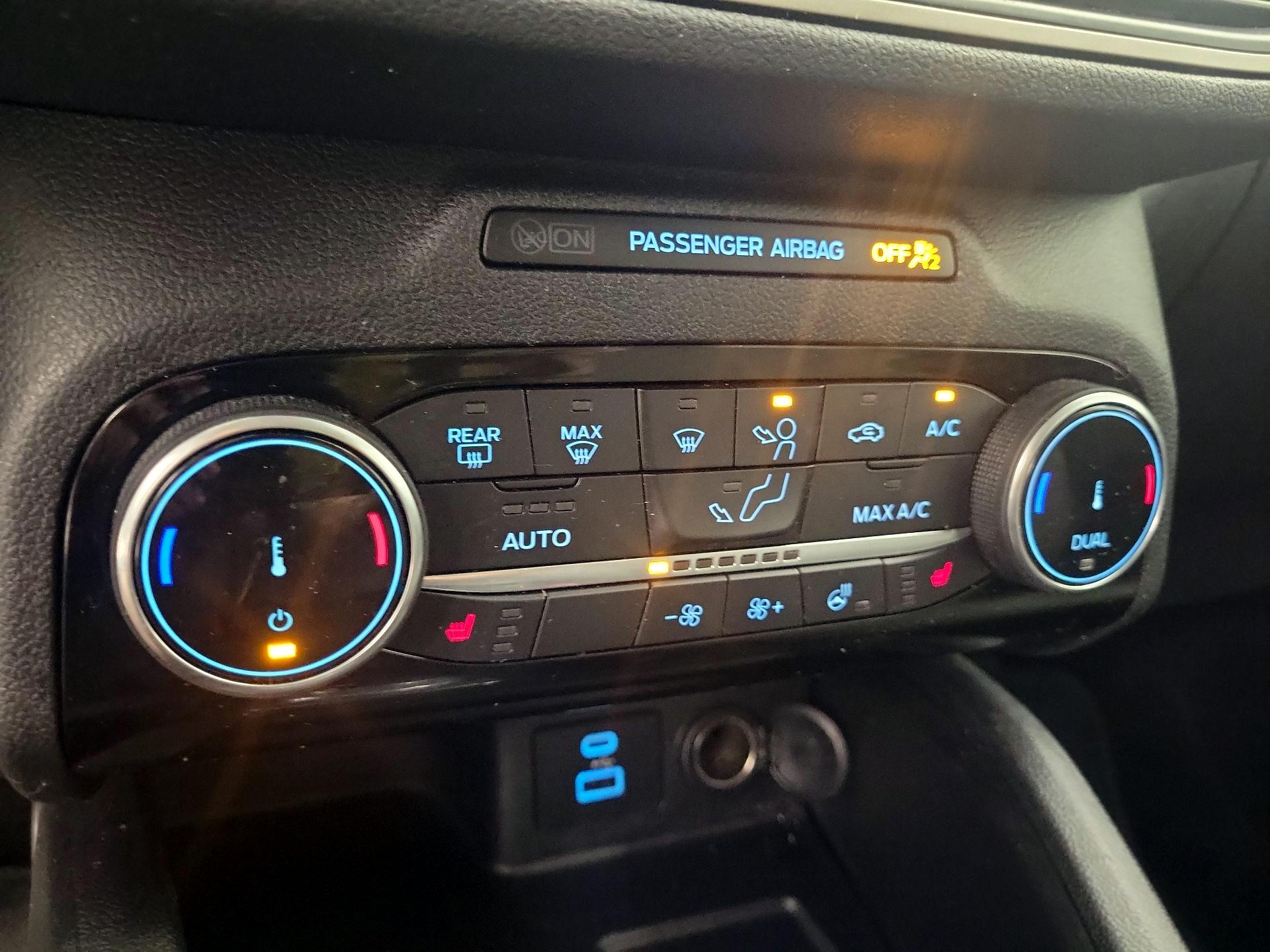 Thumbnail: 2022 Ford Escape - 16