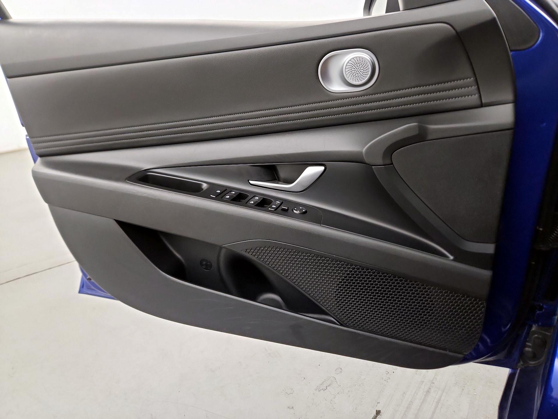 Thumbnail: 2025 Hyundai Elantra - 12