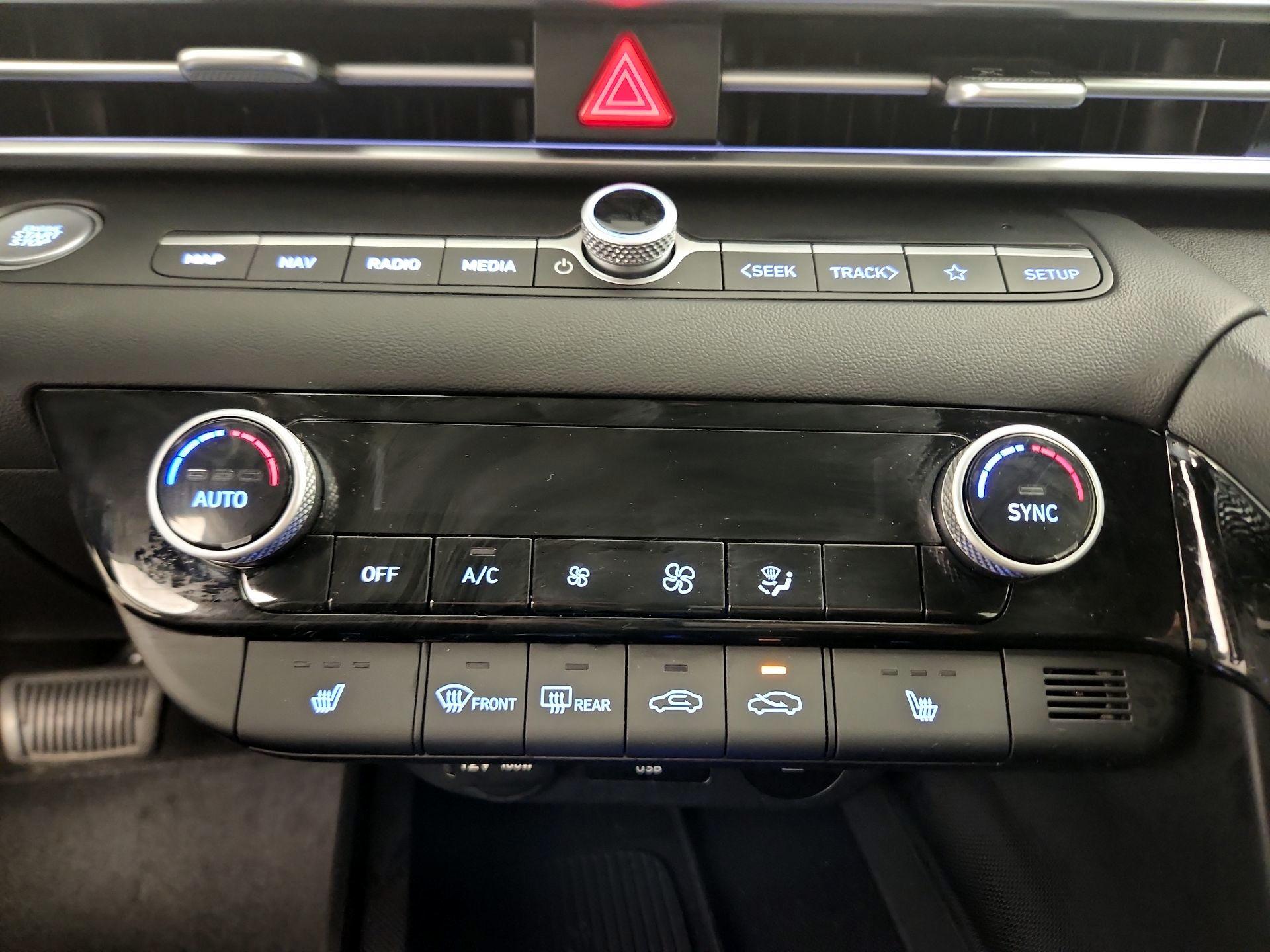 Thumbnail: 2025 Hyundai Elantra - 17