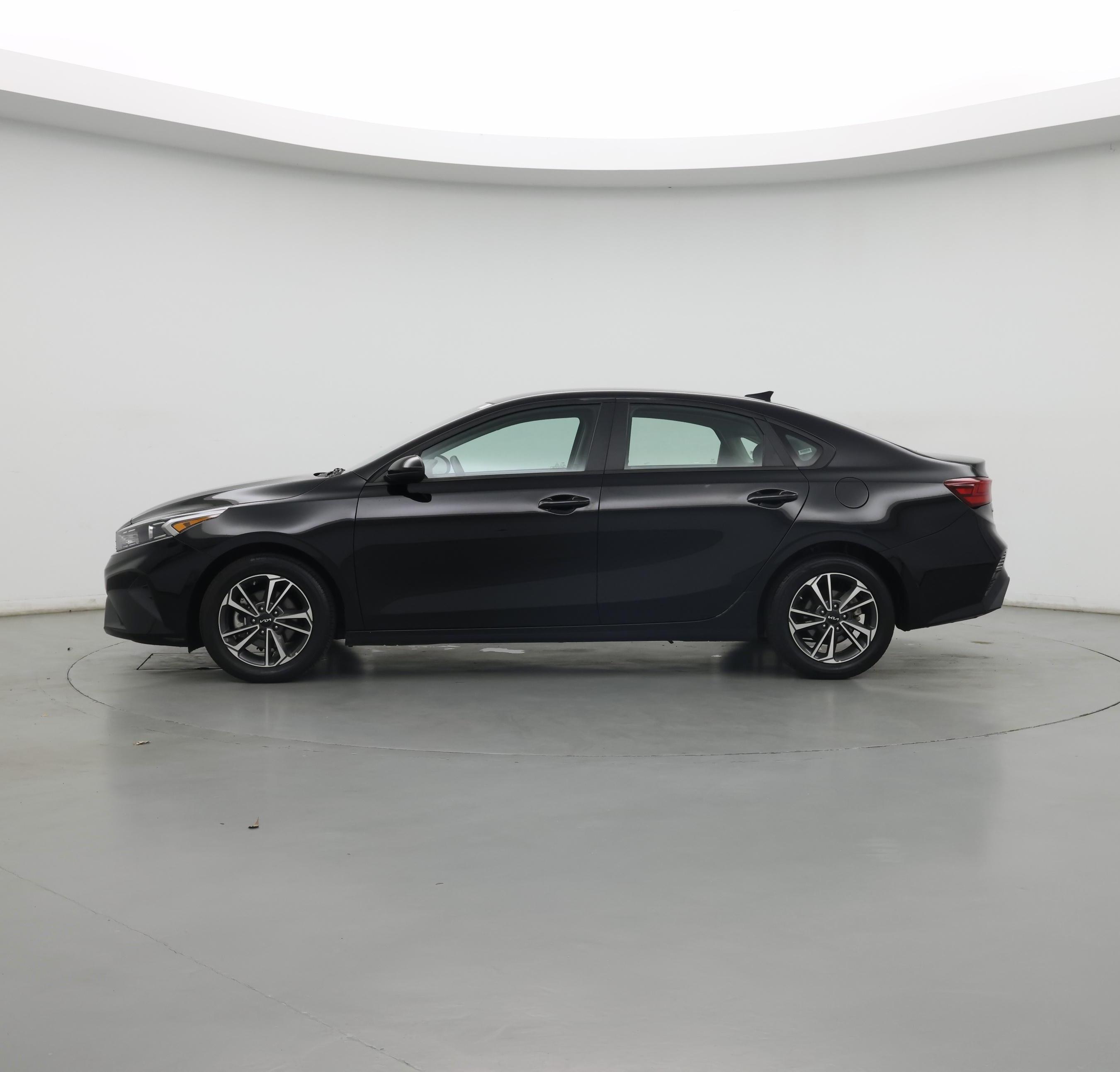 Thumbnail: 2024 Kia Forte - 3