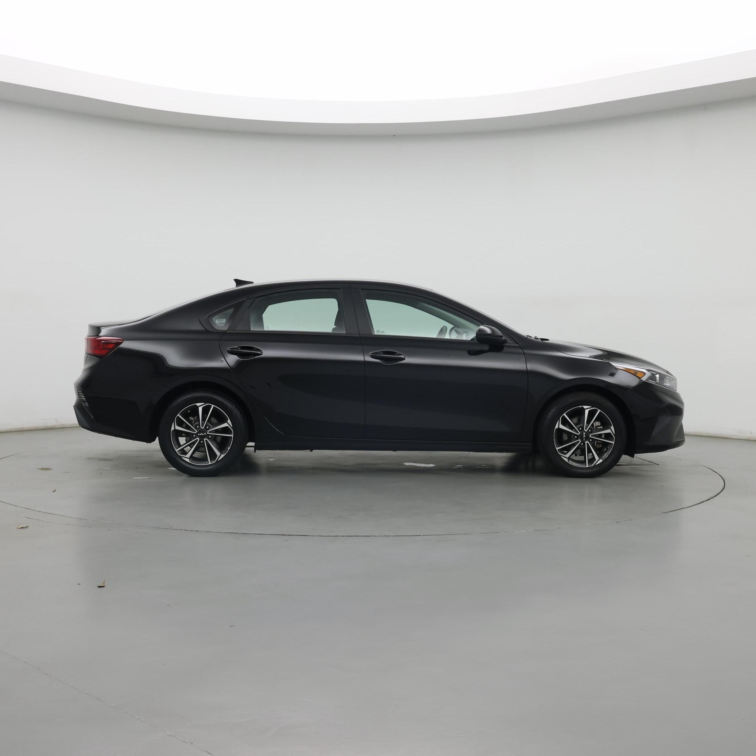 Thumbnail: 2024 Kia Forte - 7