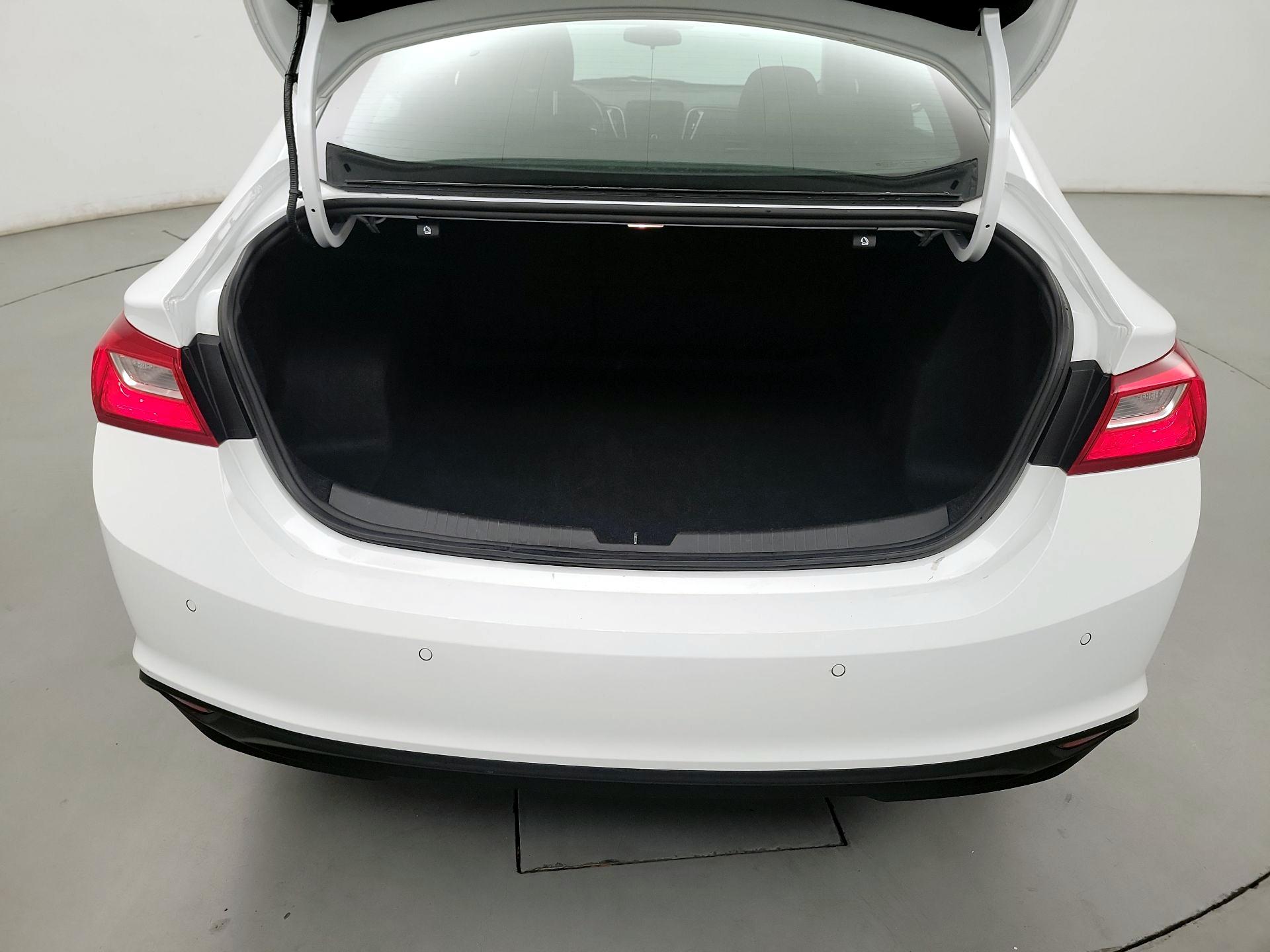 Thumbnail: 2024 Chevrolet Malibu - 18