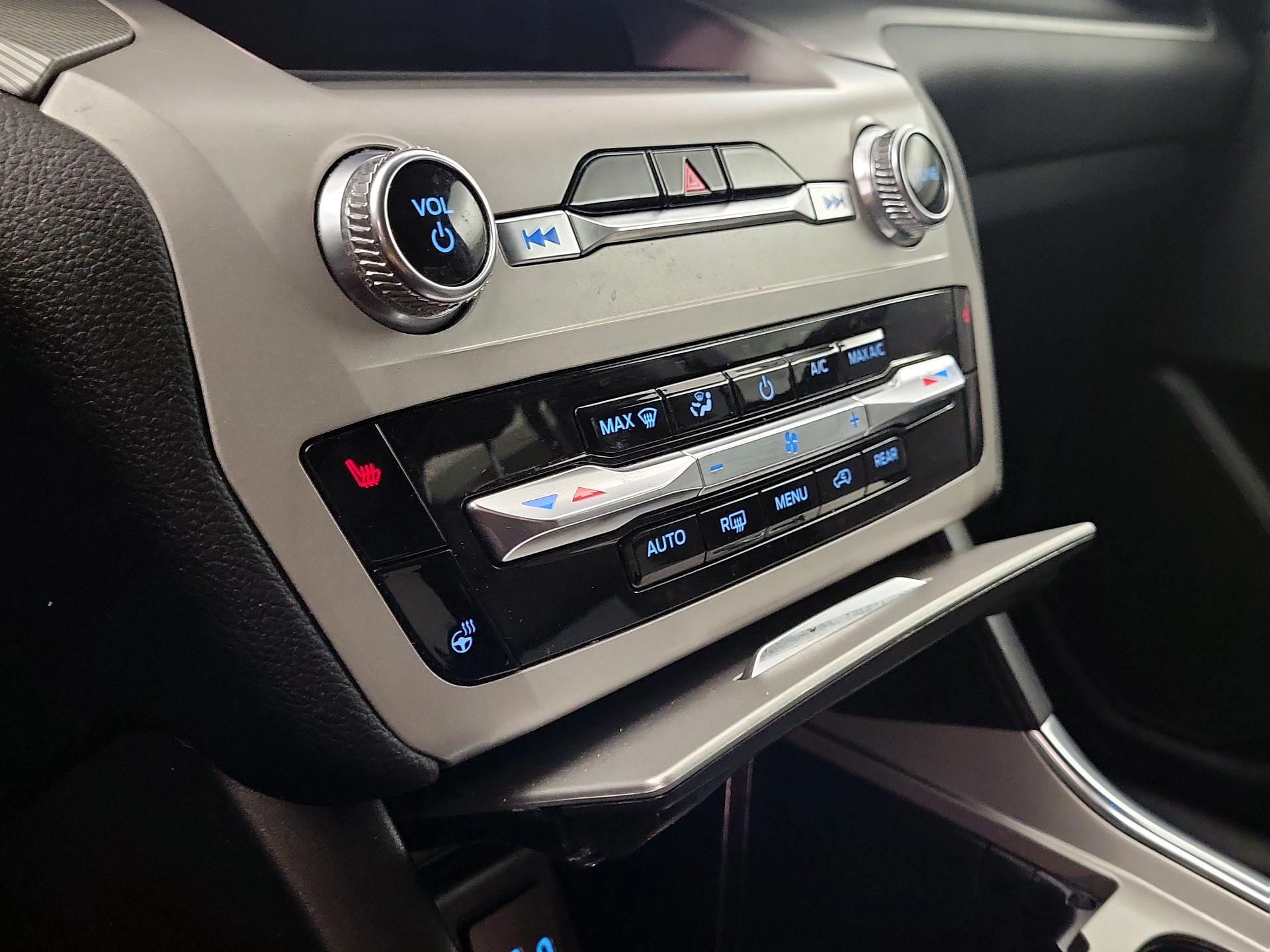 Thumbnail: 2023 Ford Explorer - 17