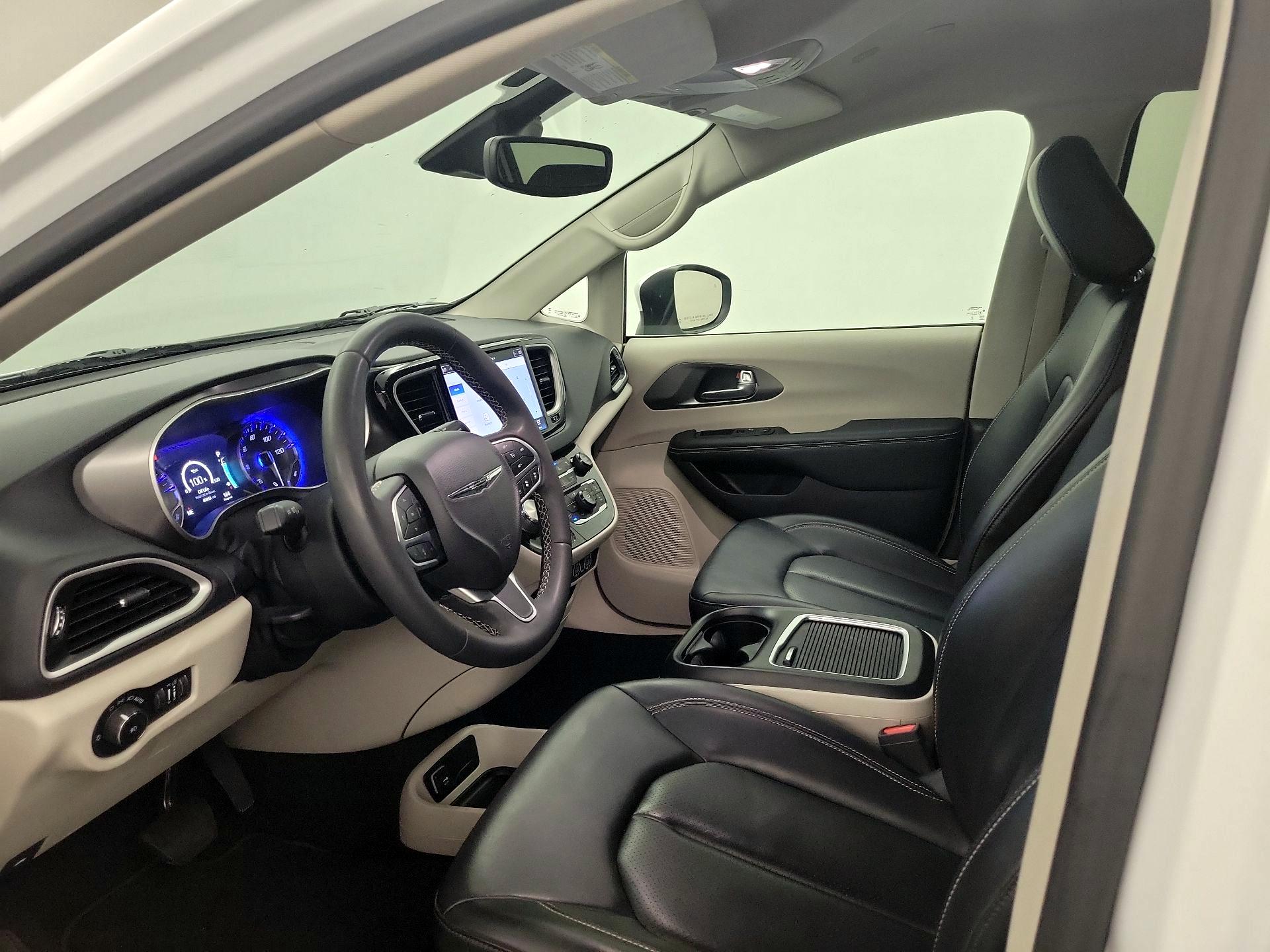 Thumbnail: 2023 Chrysler Pacifica - 11