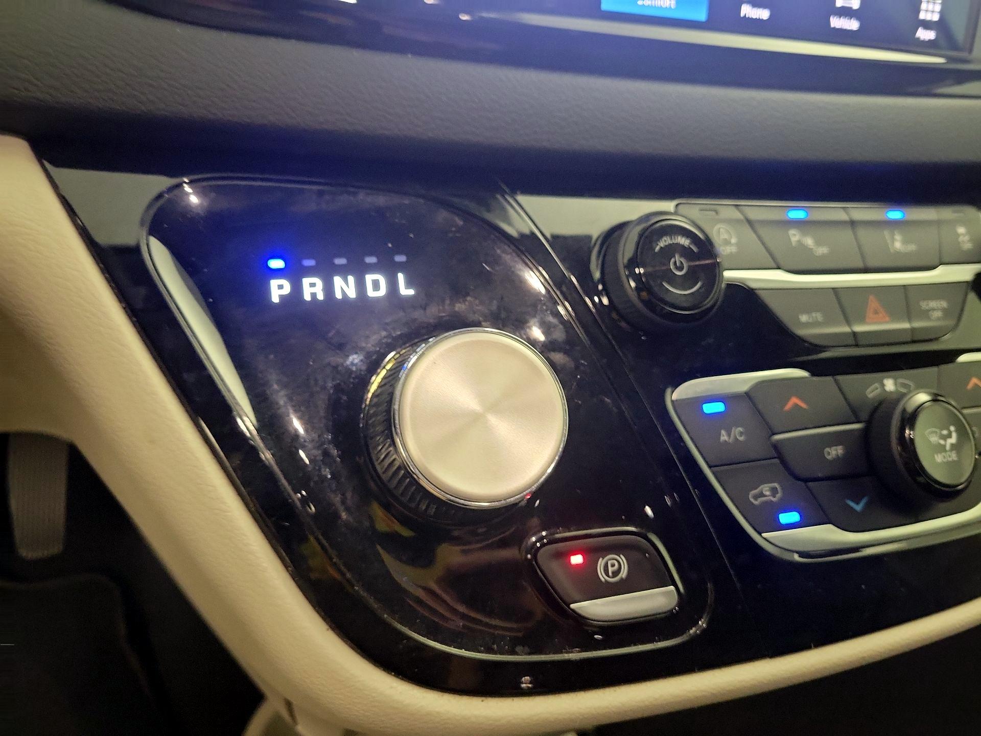 Thumbnail: 2023 Chrysler Pacifica - 17